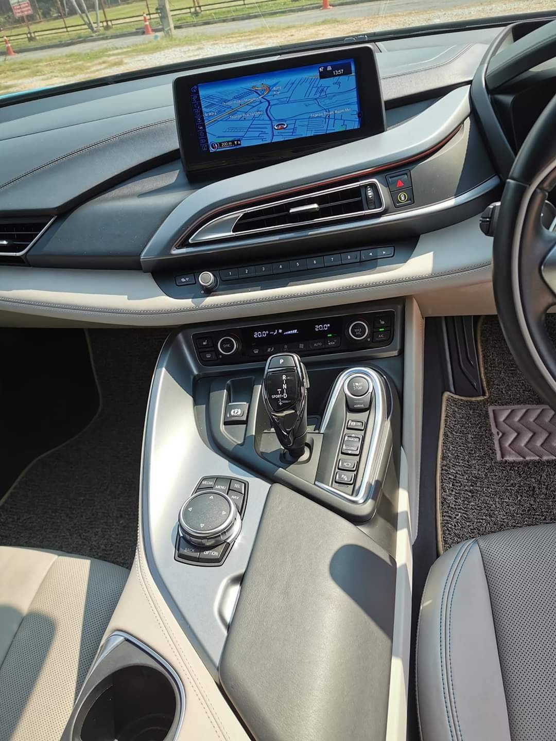 Bmw I8 Pure Impulse ปี 2015