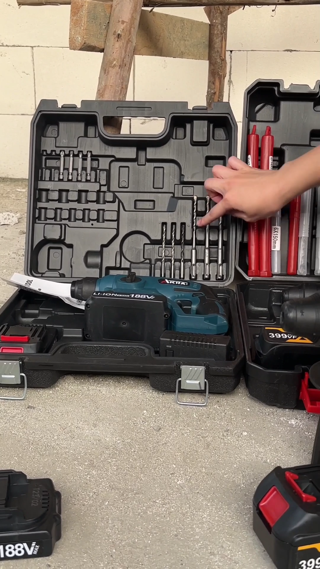 สว่านโรตารี่ไร้สาย AKITA มี 2 รุ่น 188V และ 399V