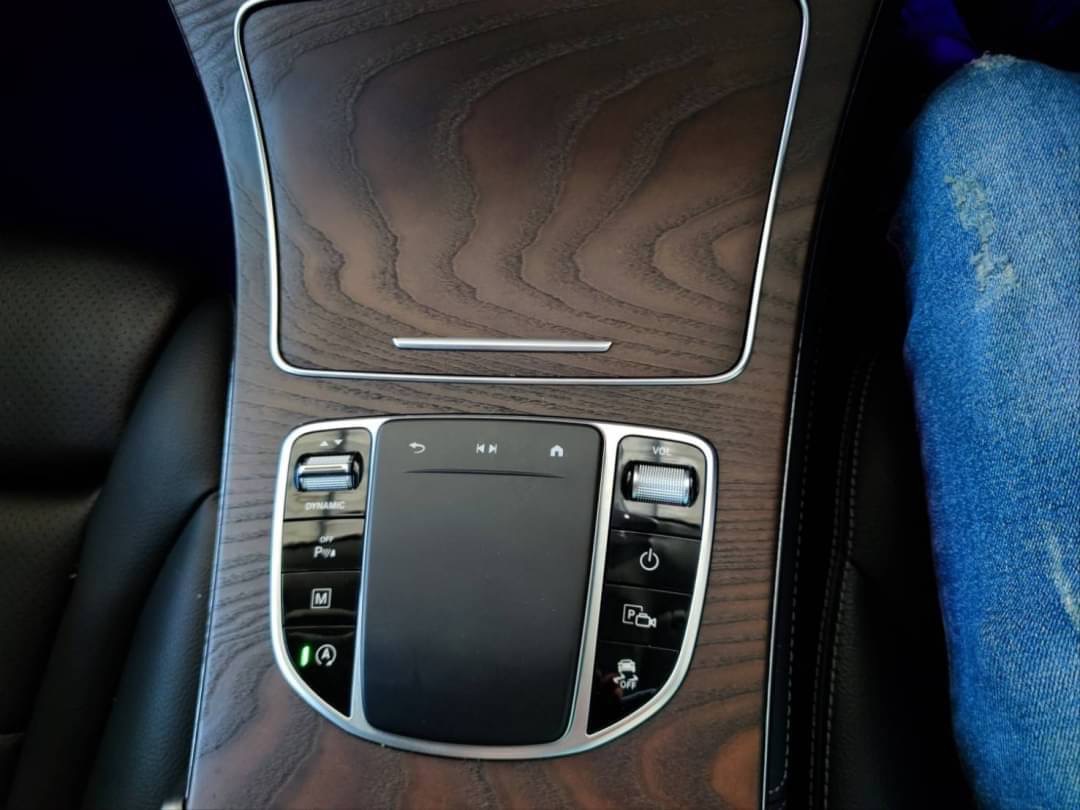 MERCEDES BENZ GLC220d ปี 2021