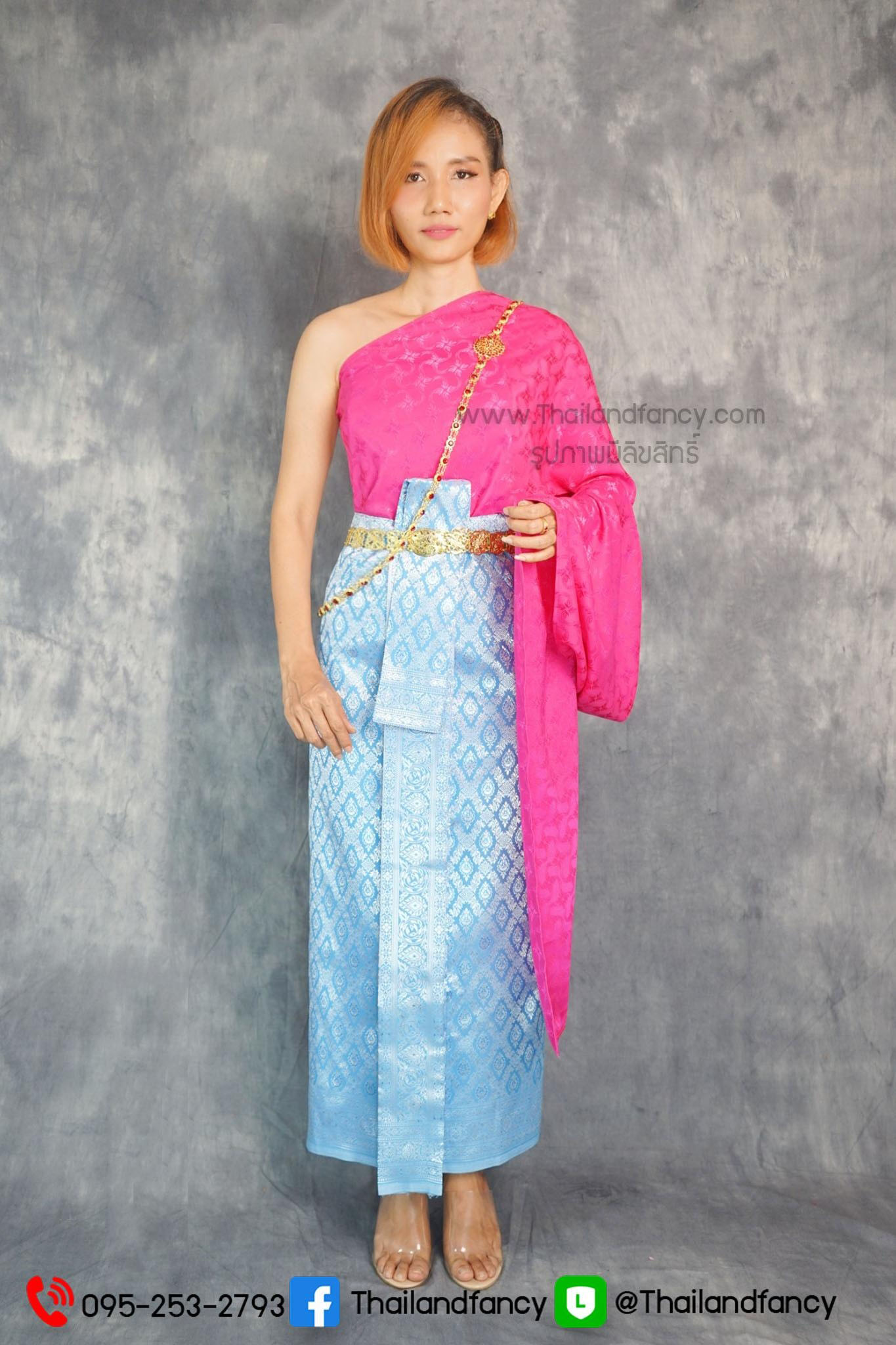 ชุดไทยสมัยสุโขทัย ชุดไทยร่วมสมัย ชุดไทยประยุกต์ ชุดไทยออเจ้า ชุดไทยแม่การะเกดสไบทอลายสีชมพูบานเย็นเข้าคู่กับผ้าถุงลายไทยสีฟ้า