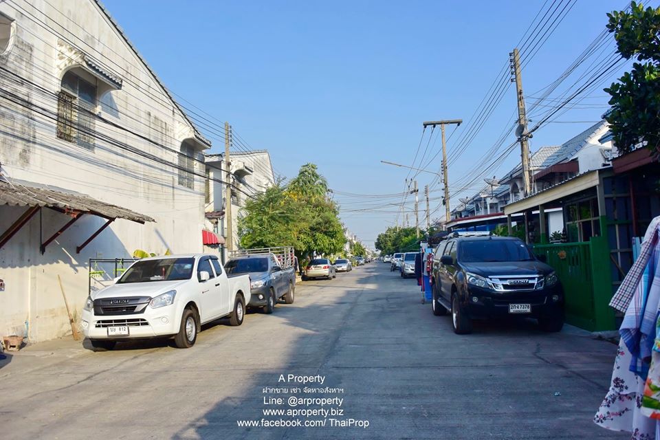 ให้เช่าทาวเฮ้าส์ หมู่บ้านอยู่เจริญ4 รังสิต เลียบคลอง4