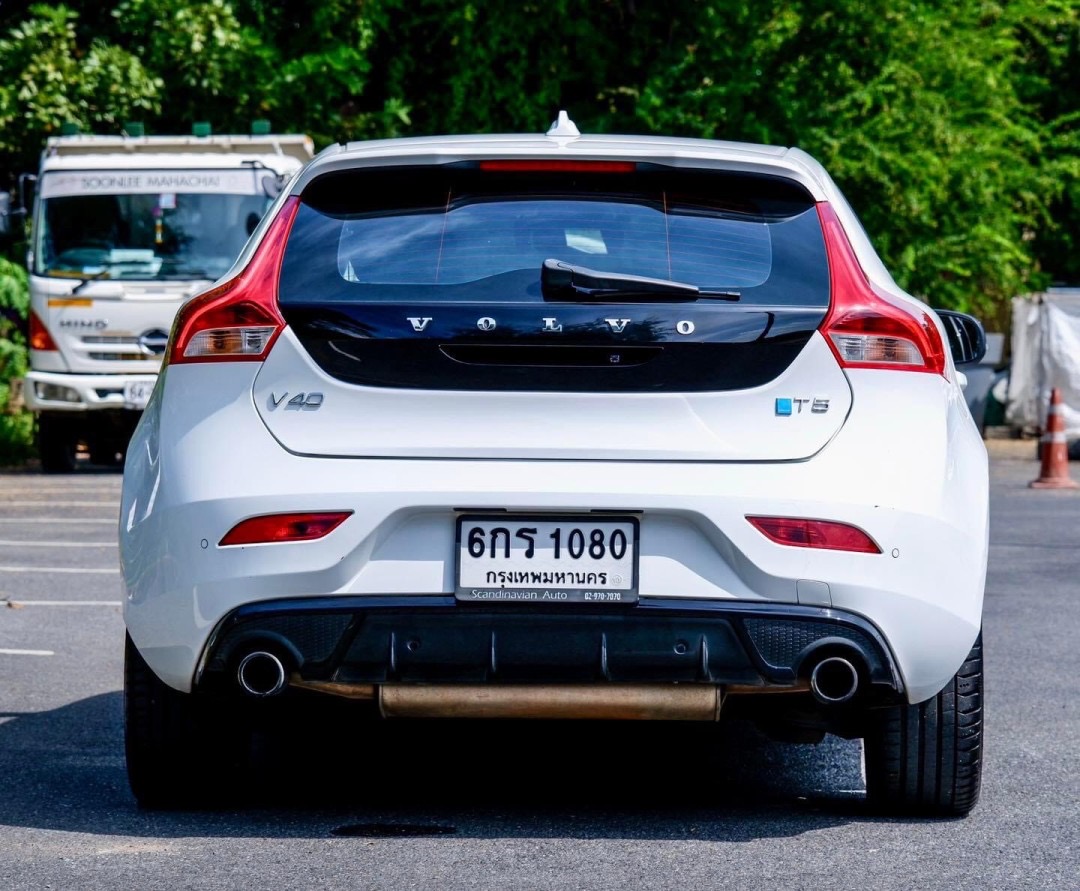 Volvo V40 T5 R-Limited รุ่นพิเศษพร้อม Tune Polestar Performance 245PS ปี 2016