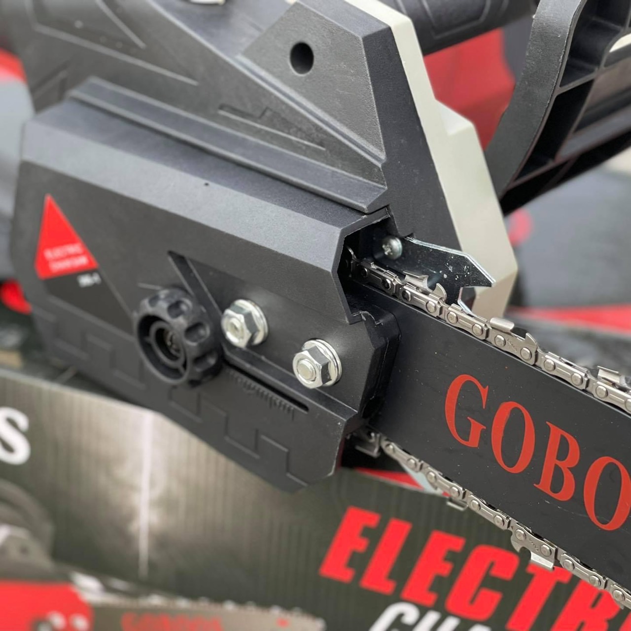 เลื่อยไฟฟ้า ยี่ห้อ GOBOOS รุ่น 305-1