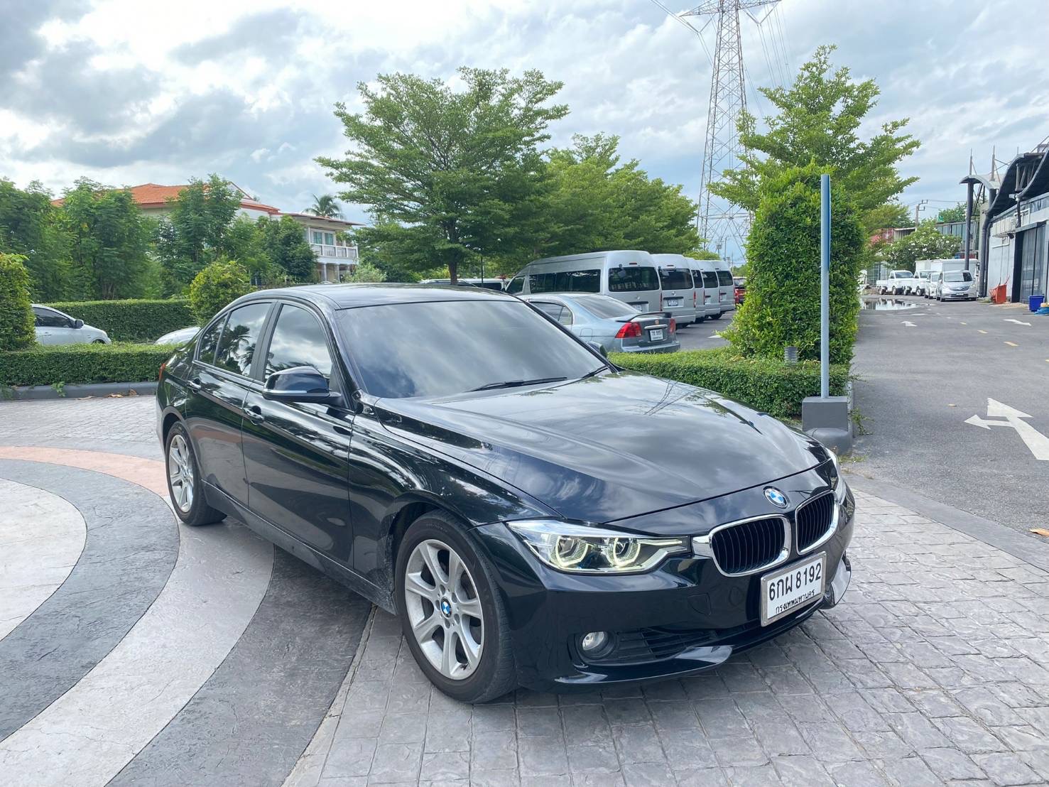 Bmw 320i F30 sport 2.0 sedan ปี 2015