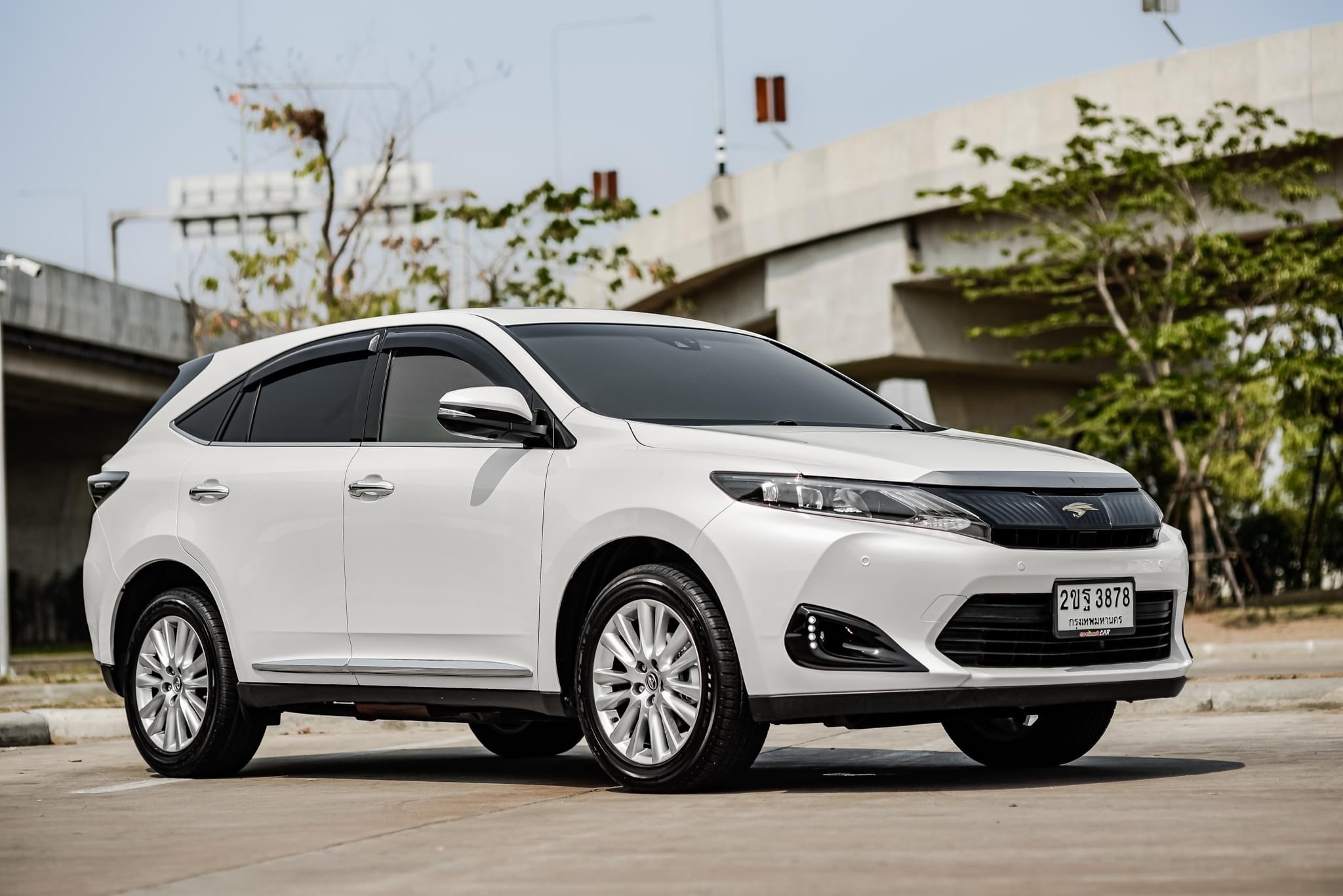 Toyota Harrier 2.0L Premium ปี 2014