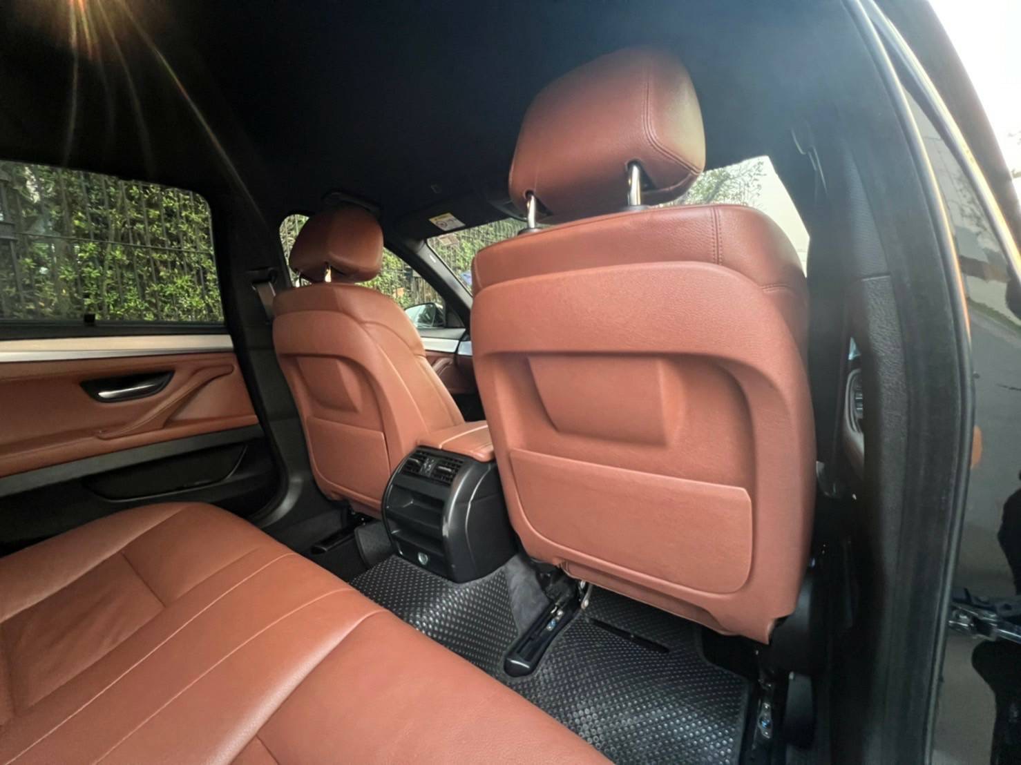 BMW 528i M Sport สีดำ Model F10 Lci ปี 2015