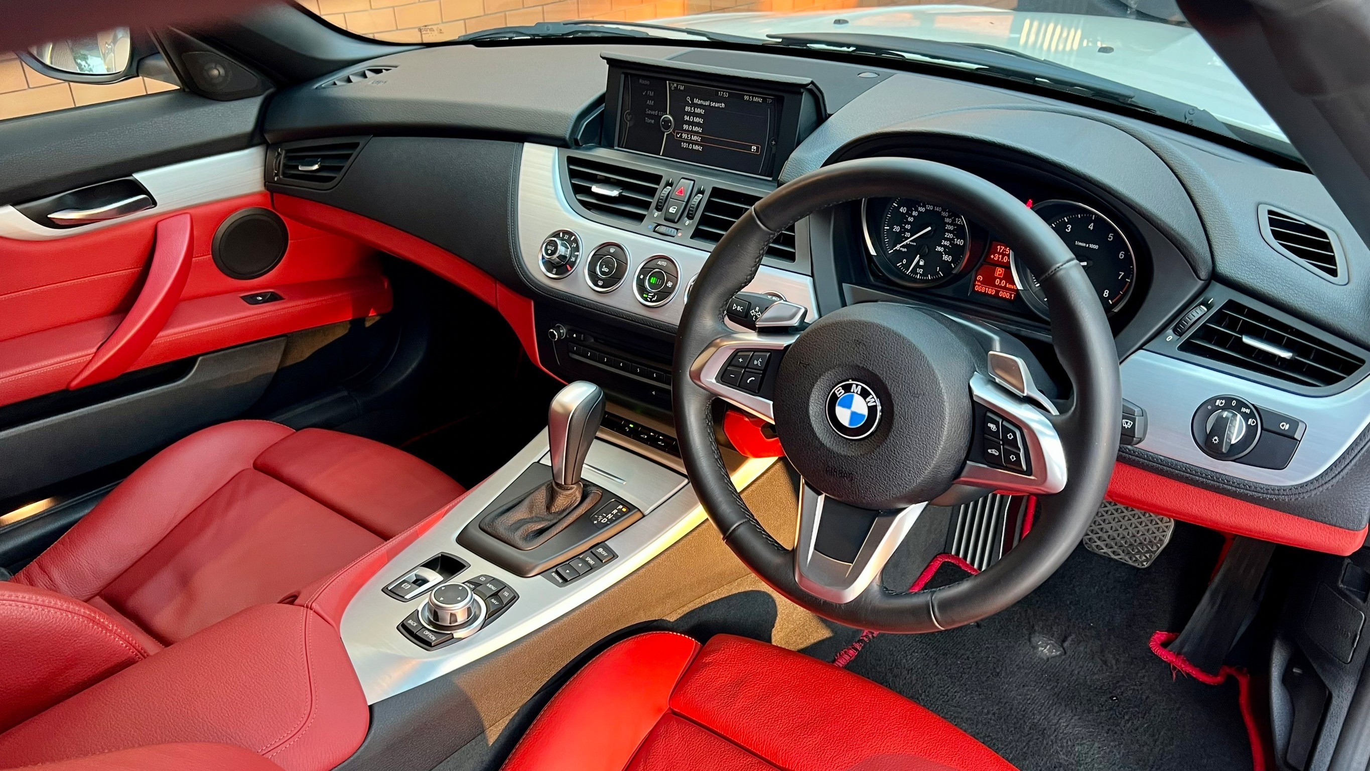 BMW Z4 Roadster sDrive 2.3i ปี 2011
