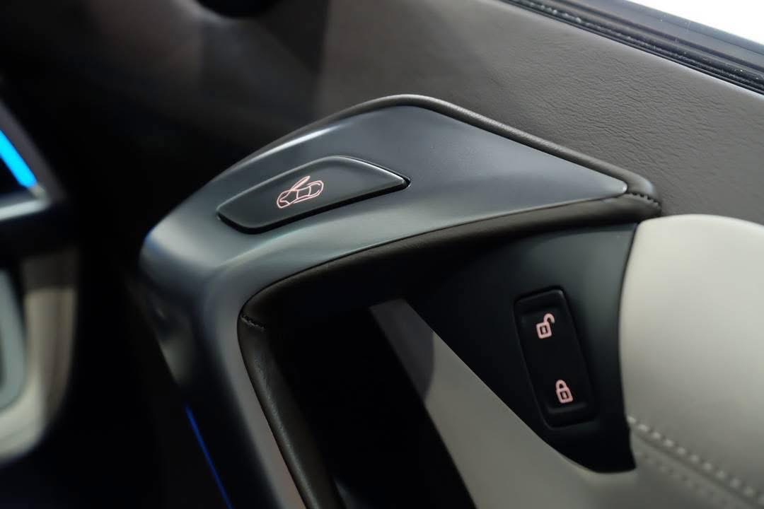 Bmw i8 Coupe Pure Impulse ปี 2015