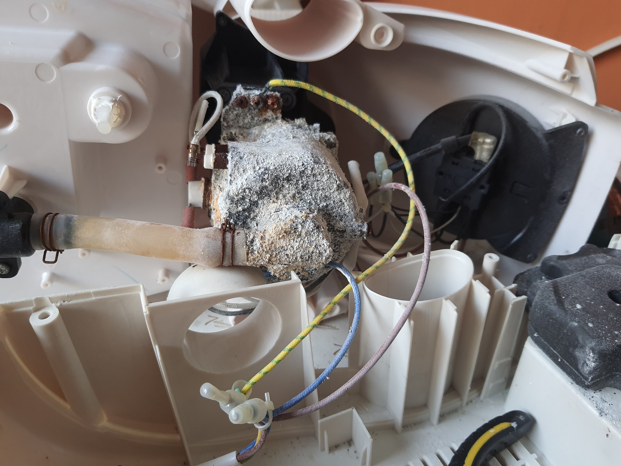 ซ่อมเตารีดไอน้ำถนอมผ้า ยี่ห้อ @HOME รุ่น HO0192 อาการเครื่องซ๊อตไอน้ำไม่ออก