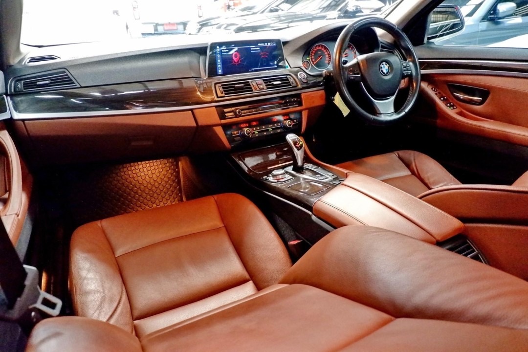 BMW SERIES 5 528i Luxury (F10) ปี 2013