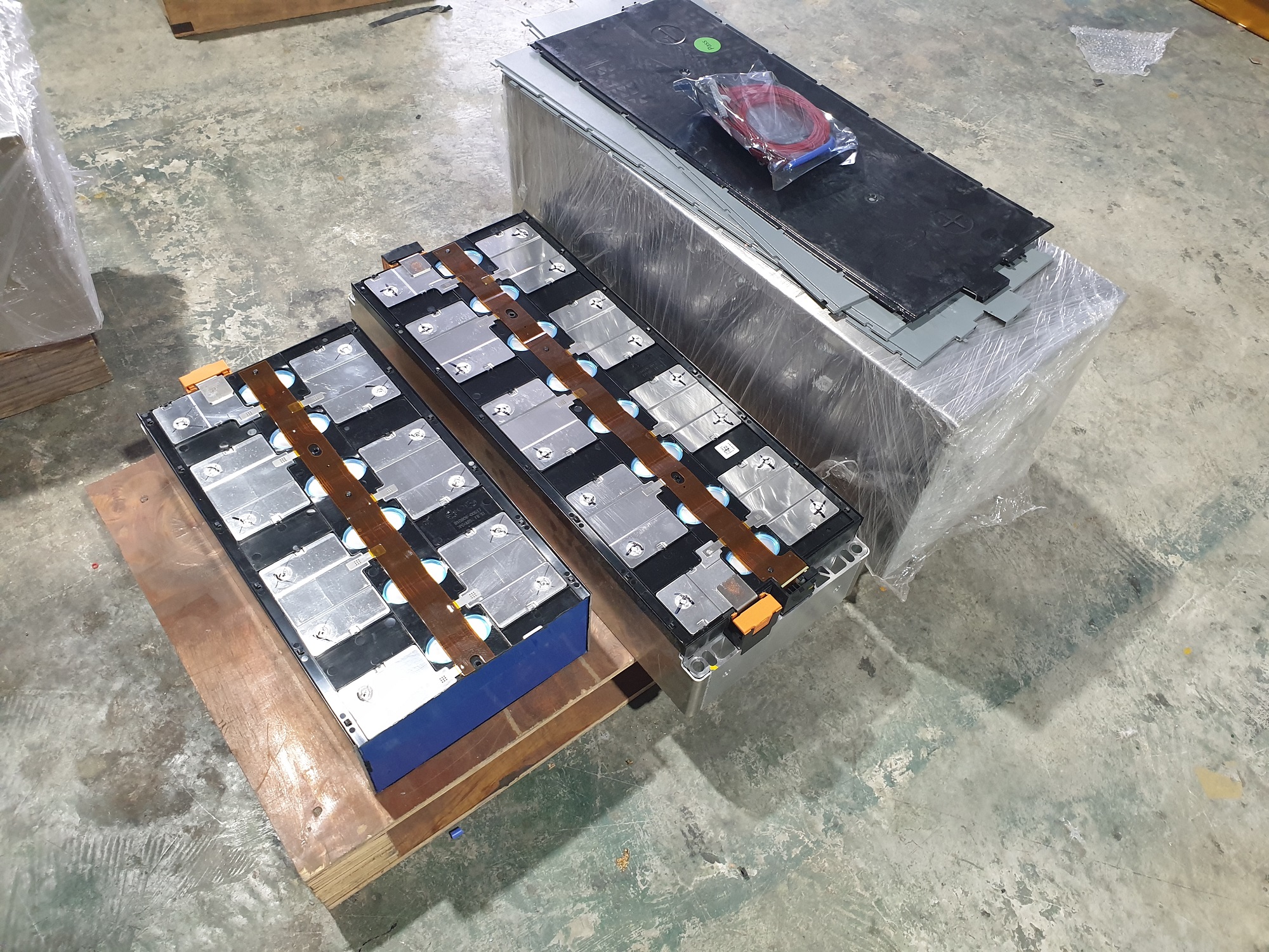 แบตเตอรี่ลิเธียม NMC CATL 235Ah ประกอบตามสั่ง 24v 48v 235Ah ราคาขึ้นอยู่กับระบบที่เอาไปใช้
