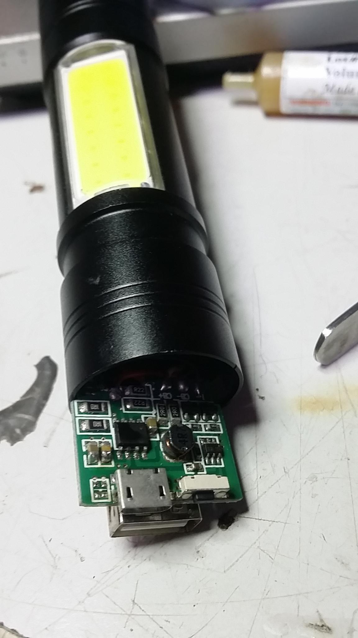 ซ่อมไฟฉาย (FLASHLIGHT) รุ่น T6-38000W เปลี่ยนตูดชาร์จ