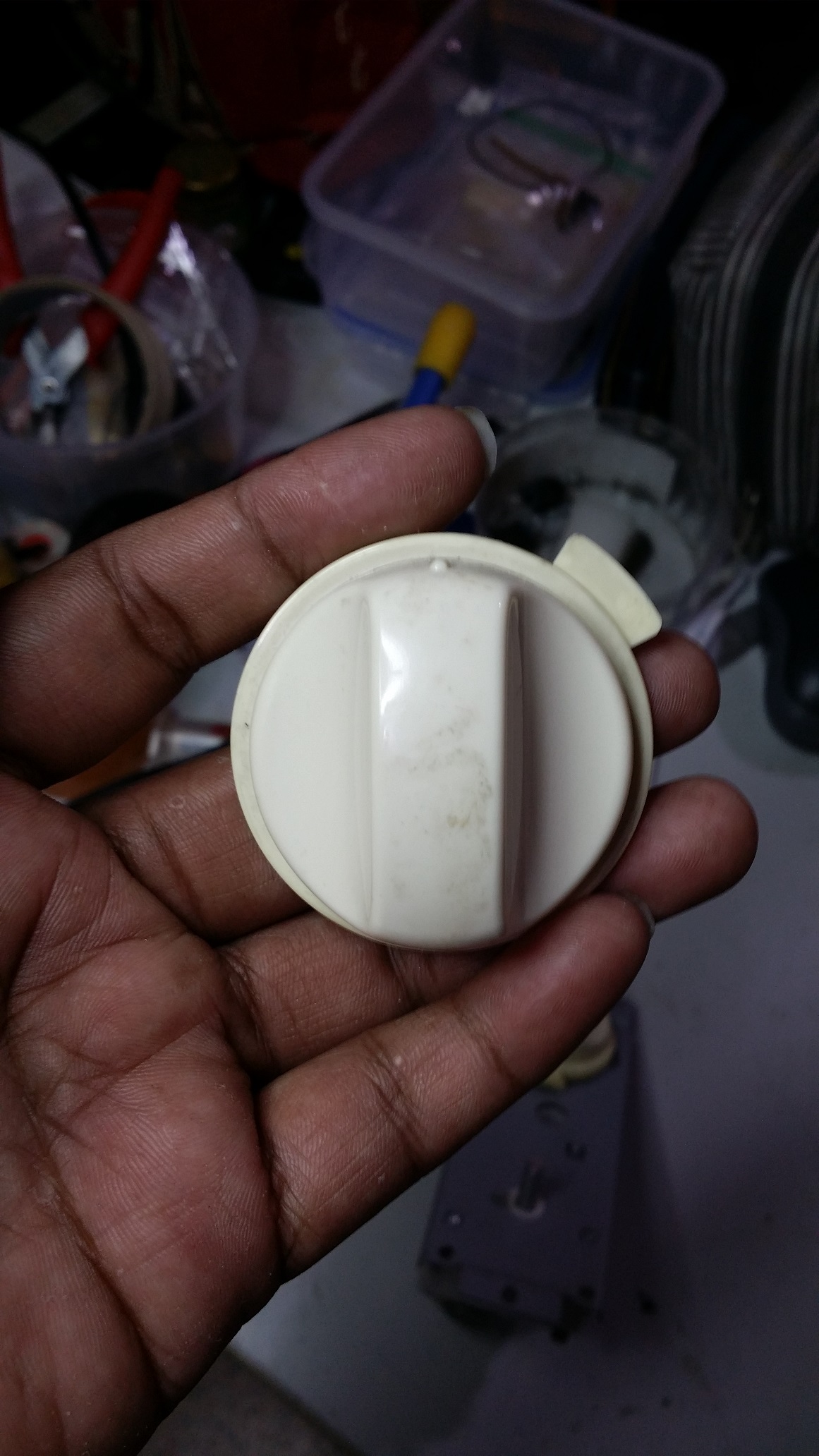 ซ่อมไมโครเวฟ ยี่ห้อ SHARP รุ่น R-219 ปุ่มลูกบิดแตกทำให้ตั้งเวลาไม่ได้