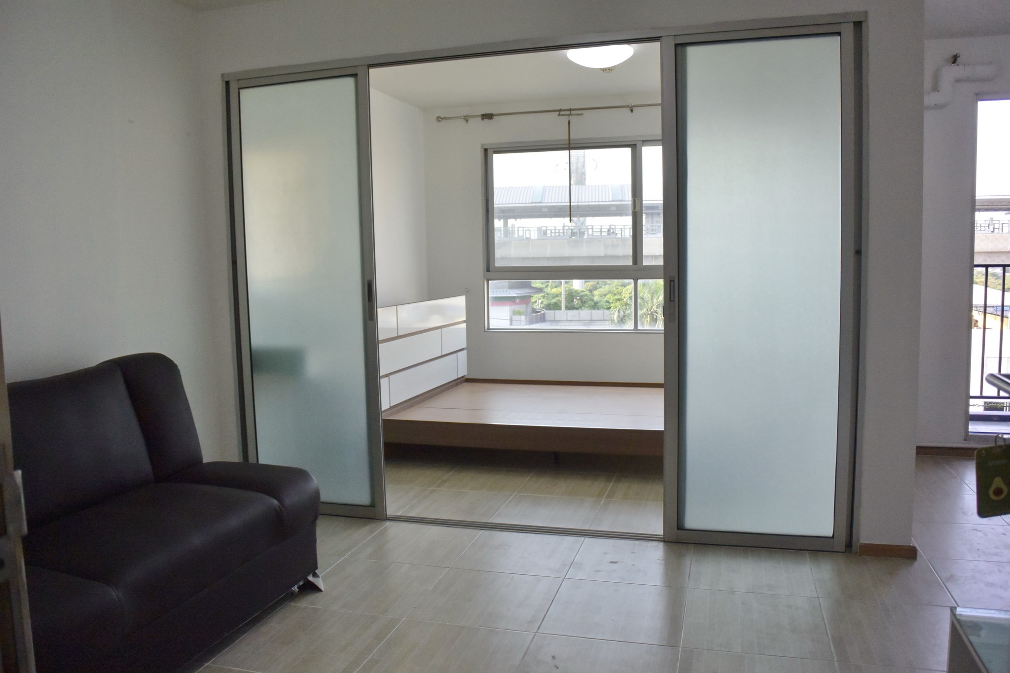 ให้เช่า D condo รัตนาธิเบศร์ อาคาร A ห้องทาสีใหม่ ใกล้ MRTไทรม้า
