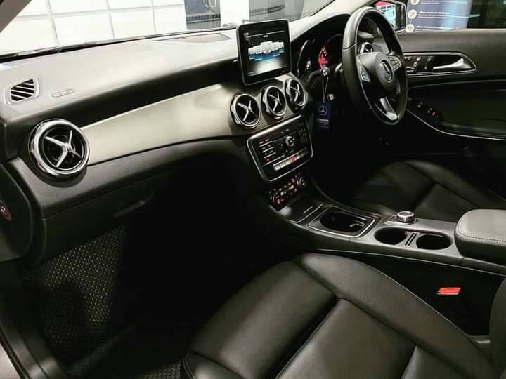 Mercedes Benz GLA200 URBAN ปี 2018
