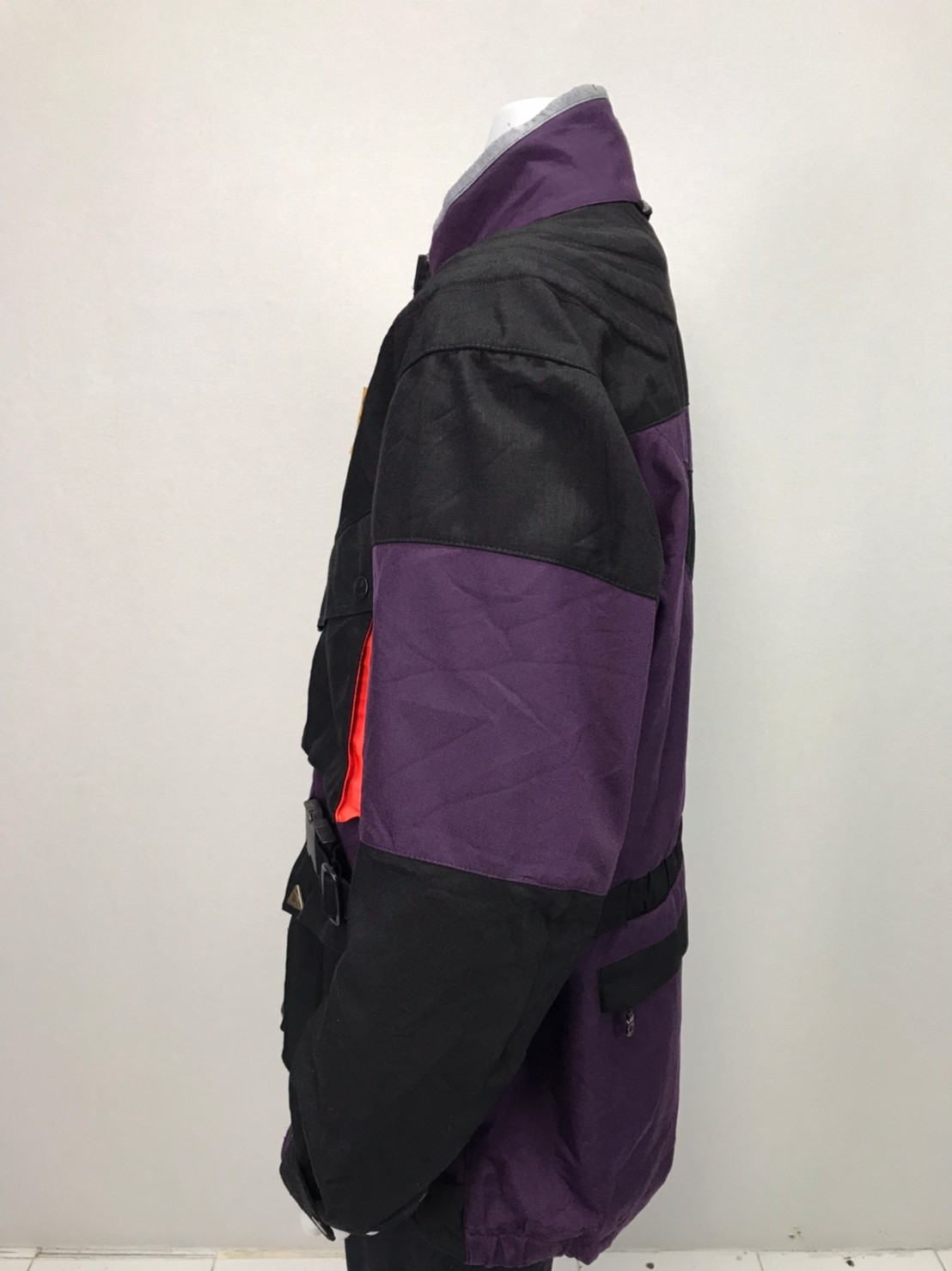 เสื้อขี่มอเตอร์ไซด์( มือสอง) RCT 948 อก 54" ยาว 31" ยี่ห้อ**DAINESE**