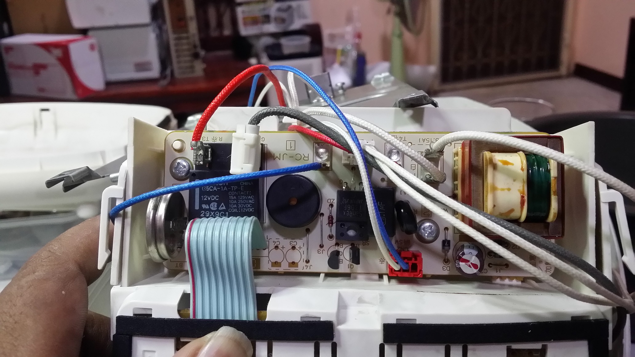 ซ่อมหม้อหุงข้าว ยี่ห้อ TOSHIBA รุ่น RC-10NMF(WT) อาการกดสั่งหุงข้าวไม่ได้