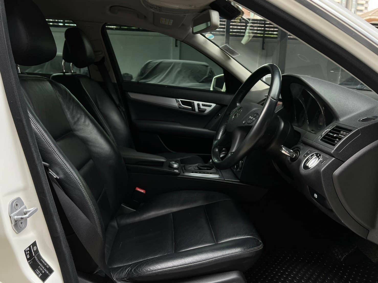 MERCEDES BENZ C-CLASS C250 CDI (ดีเซล) w204 ปี 2011