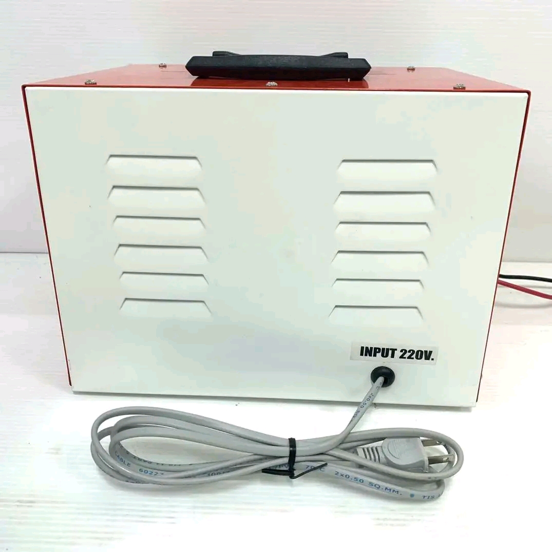 ตู้ชาร์ตแบต ยี่ห้อ Makito