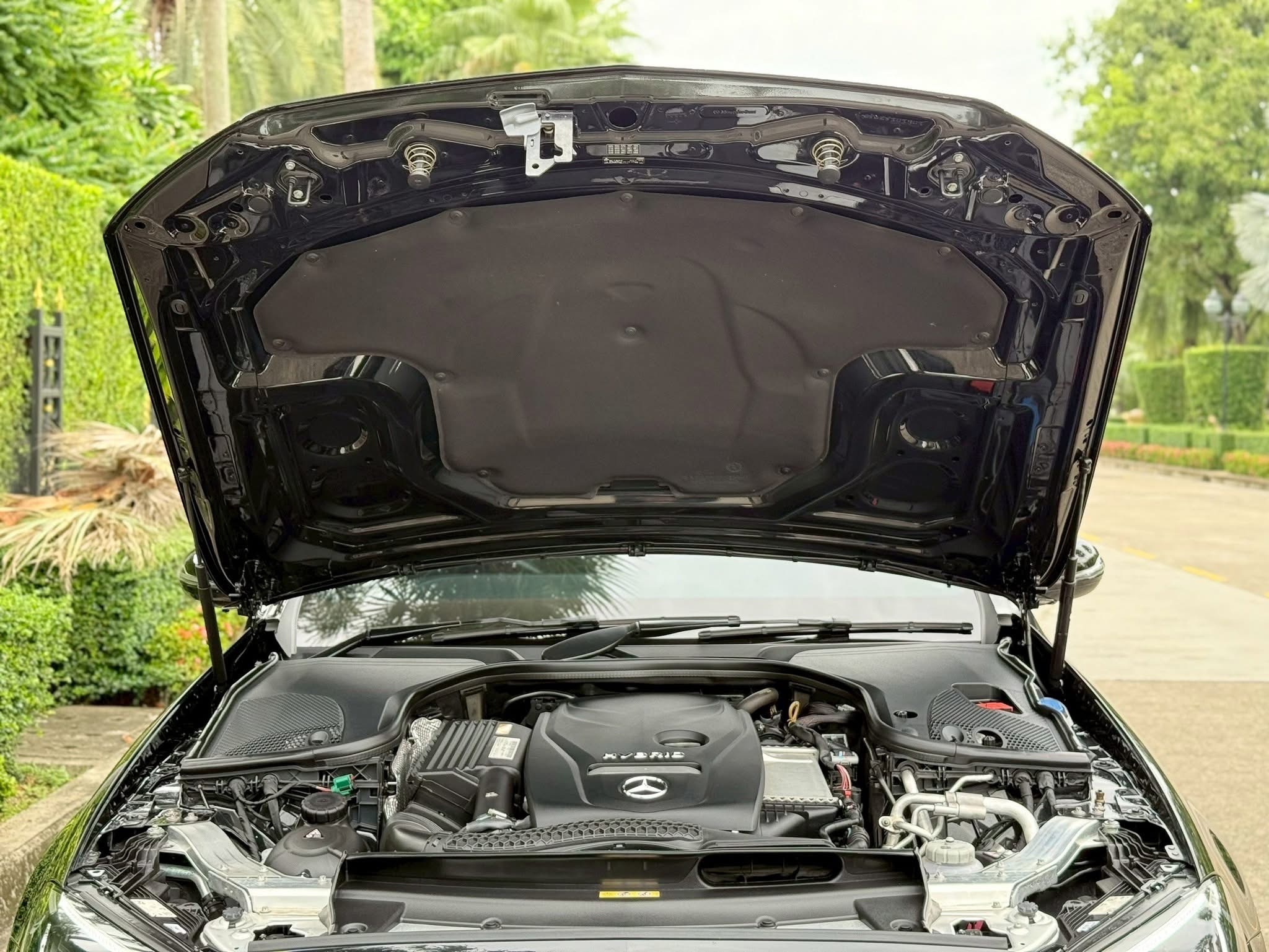 MERCEDES-BENZ E300e AVANTGARDE ปี 2022