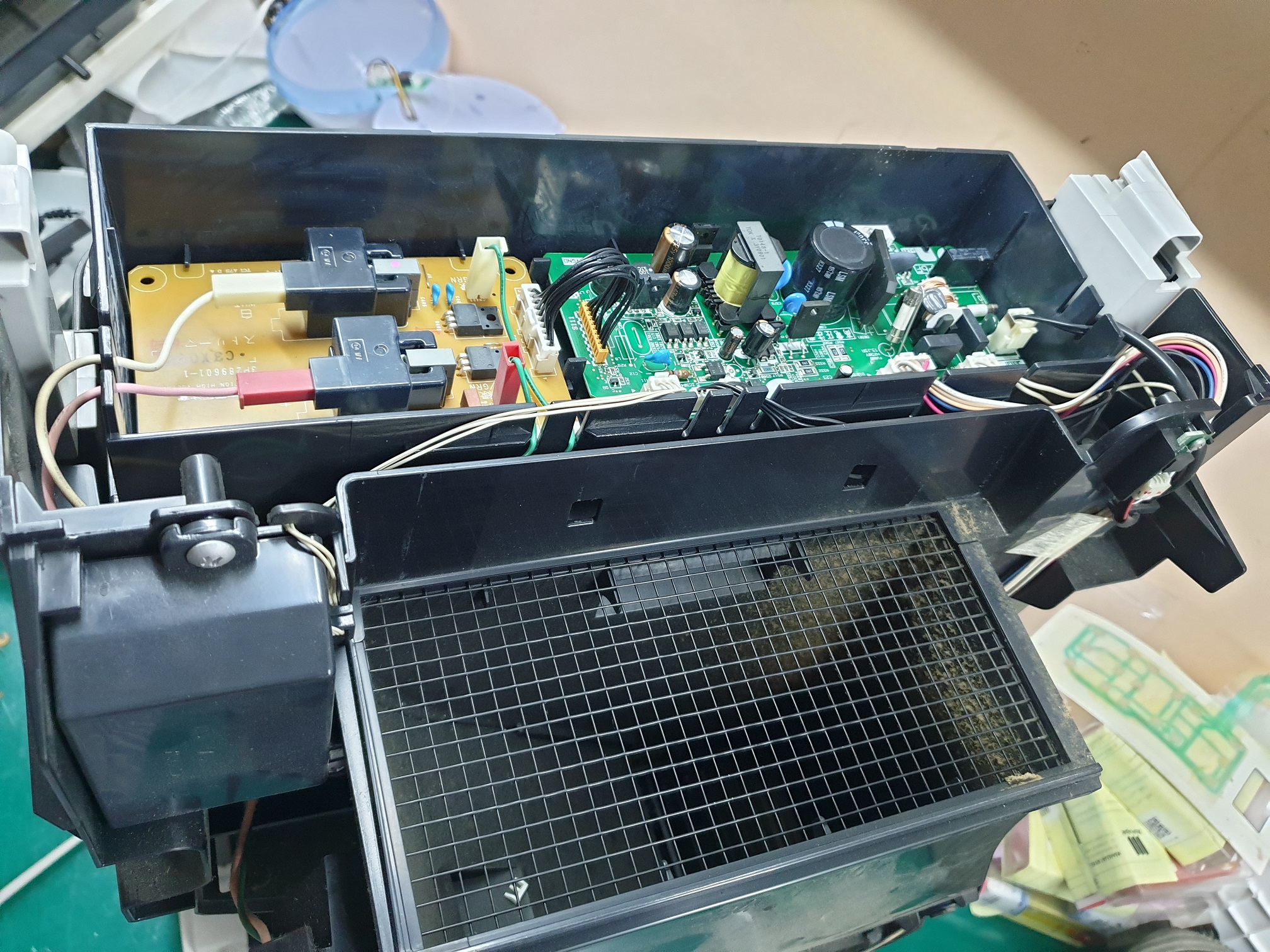 ซ่อมเครื่องฟอกอากาศ ยี่ห้อ DAIKIN รุ่น MCK70PKS-W อาการเครื่องเปิดไม่ติด