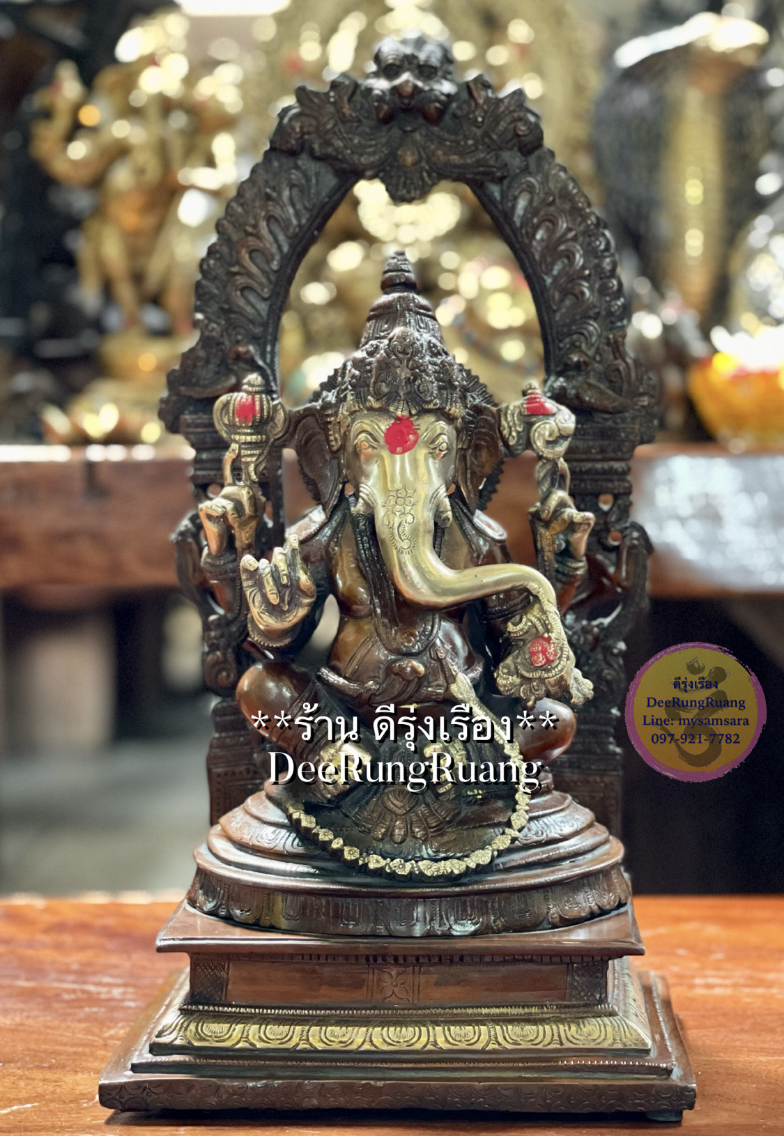 พระพิฆเณศเศรษฐี ประทับซุ้มแกะลาย สร้อยสังวาลแกะลายดอกไม้