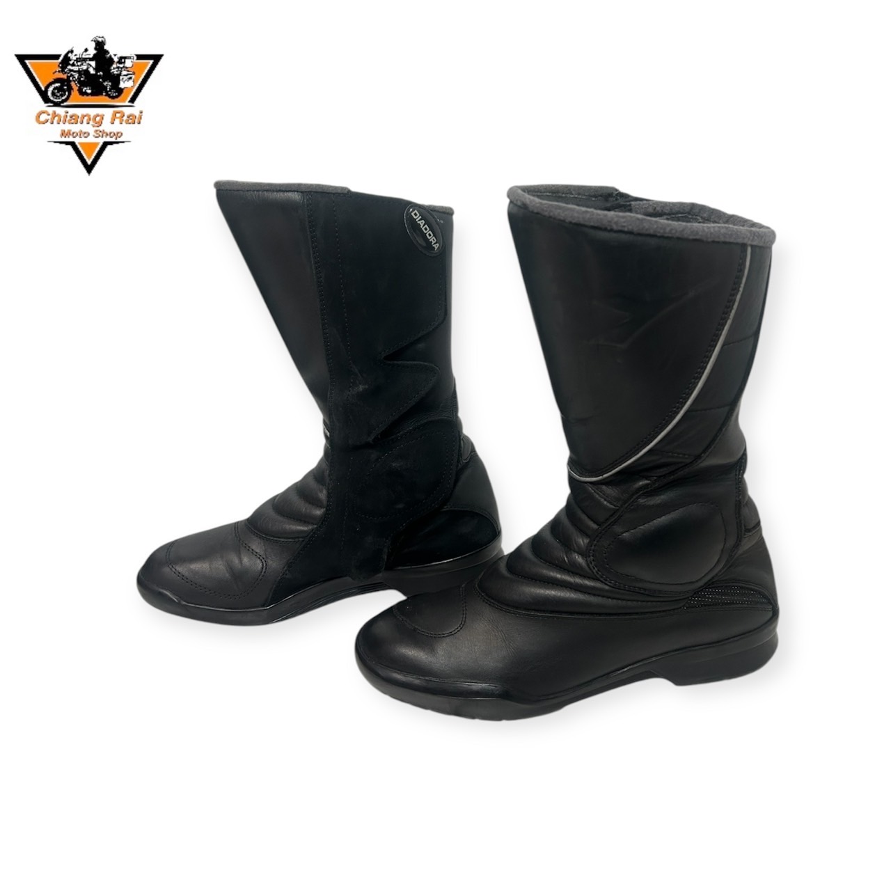 รองเท้าขี่มอเตอร์ไซด์( มือสอง) RCBS-991 Size ขนาดจากป้าย 41:EUR / 7.5:UK / 26:Cm.(Diadora)