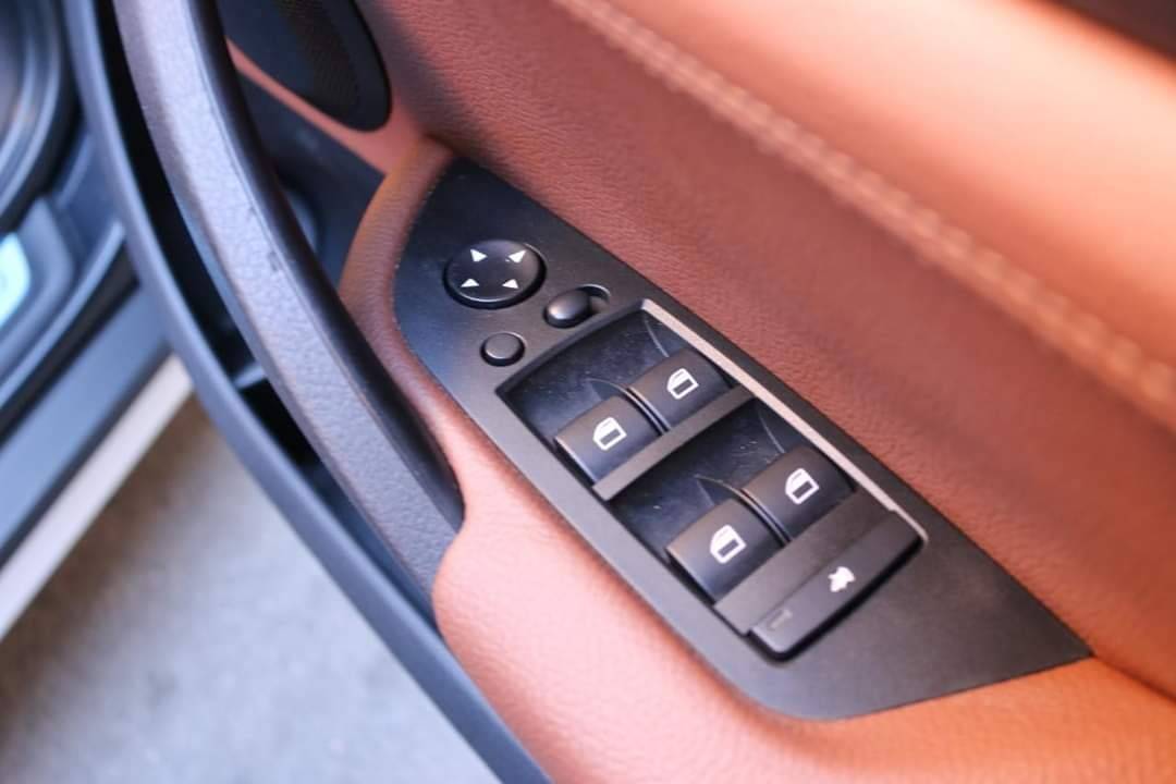 Bmw X1 X-Line 18i lci ปี 2014