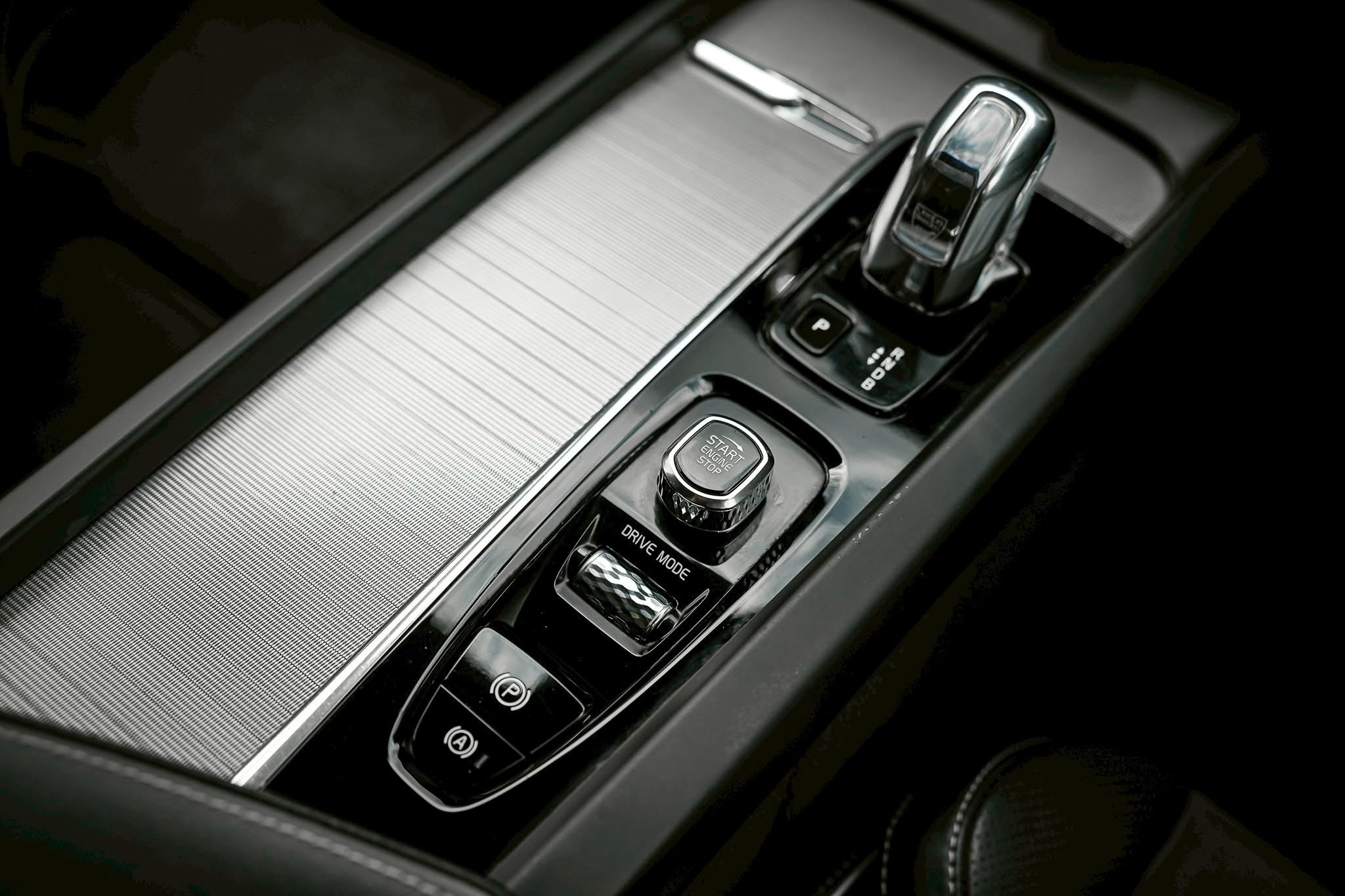 Volvo XC60 T8 Plug-in Hybrid R-Design ปี 2019