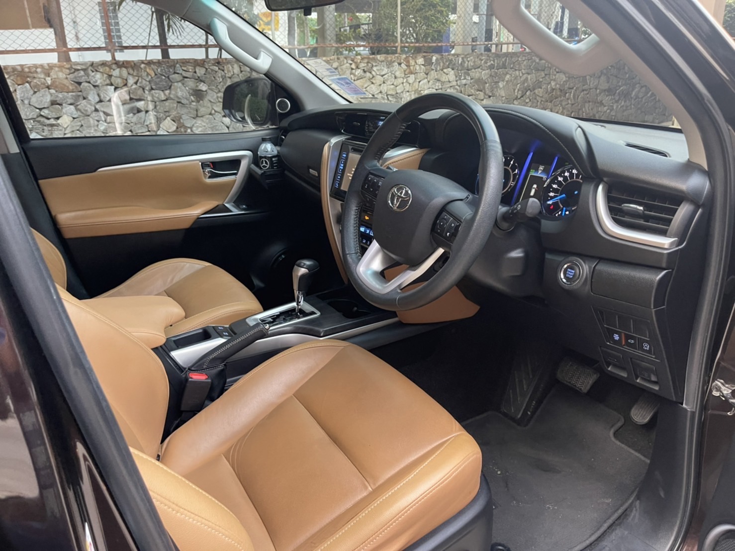 Toyota Fortuner 2.8 ขับ 4 ปี 2015