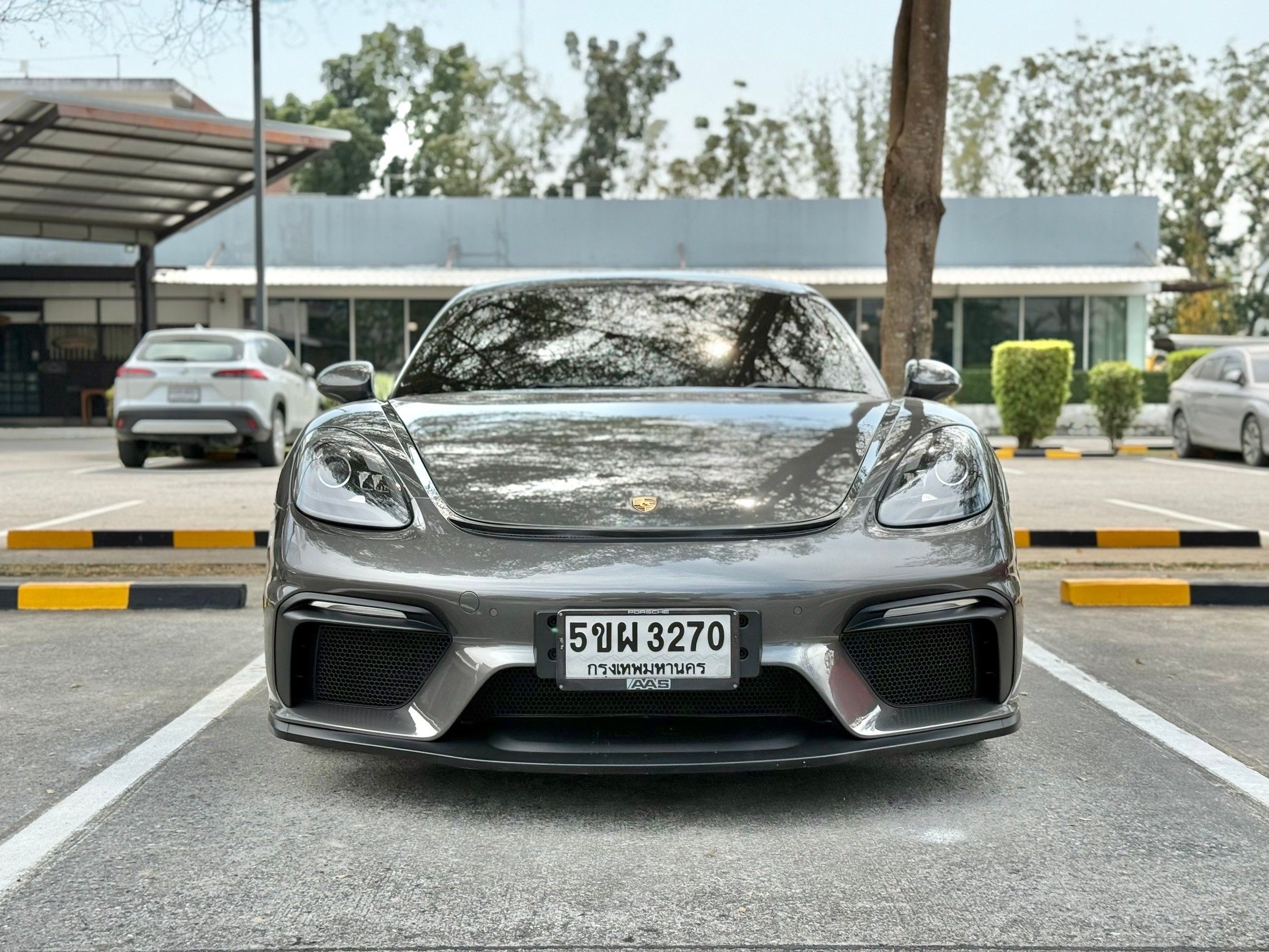 Porsche Cayman 718 GT4 ปี 2019