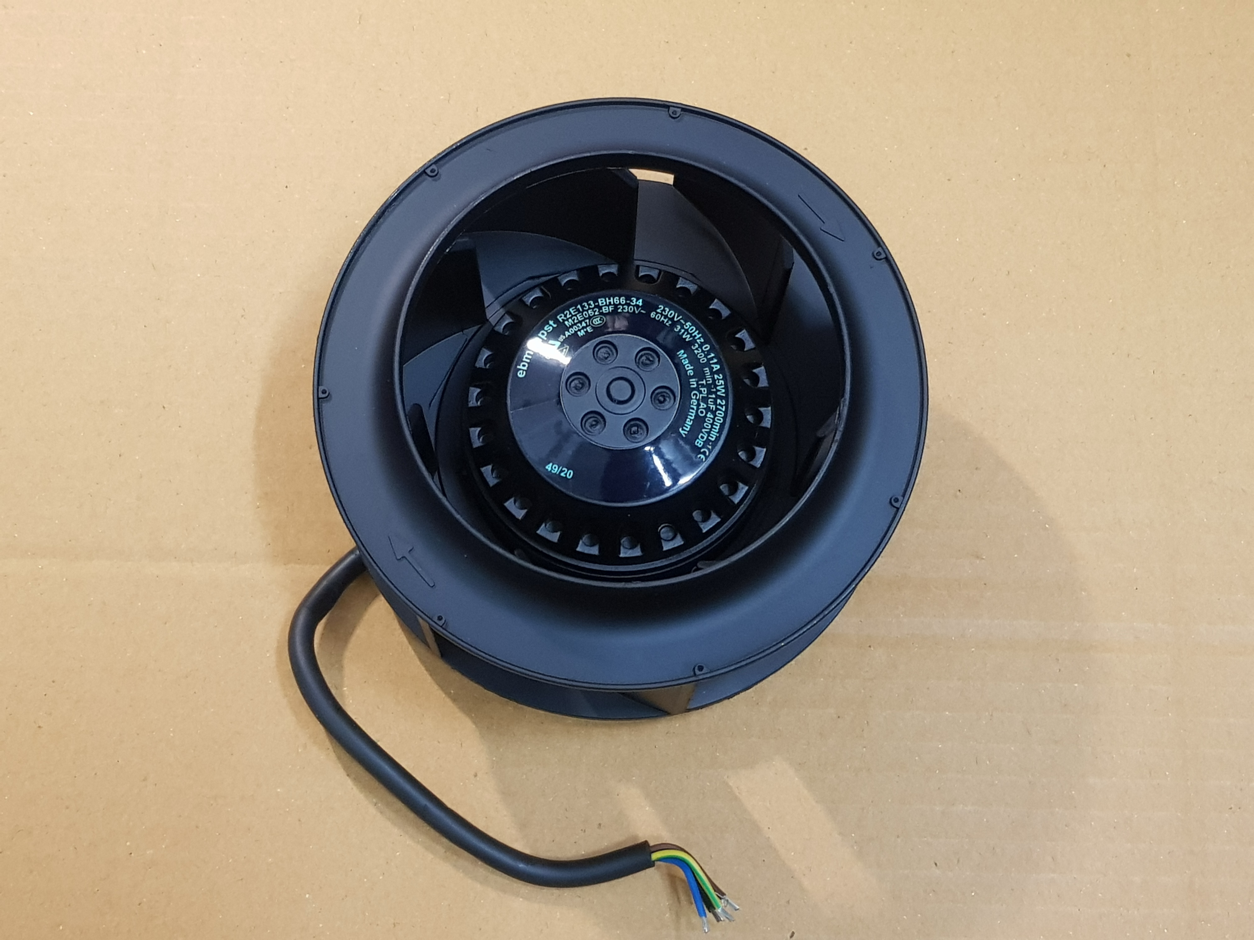 พัดลมระบายความร้อน ขนาด 150mm 160mm 180mm 200mm 225mm W2E200 R2E133 W2S130