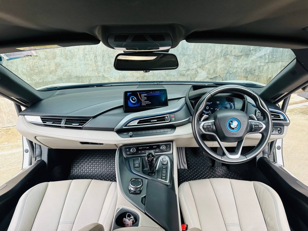 BMW i8 Pure impulse 1.5 HYBRID โฉม i12 ปี 2017