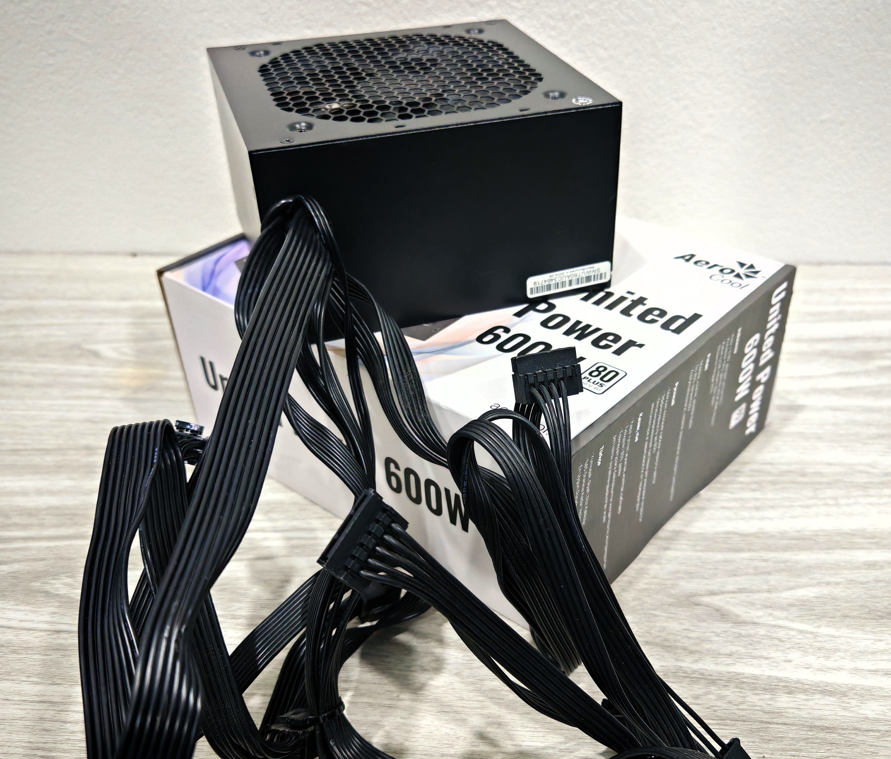 PSU AeroCool United Power 600W (80+ White)