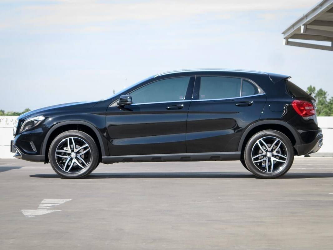 MERCEDES BENZ GLA 200 URBAN ปี 2017
