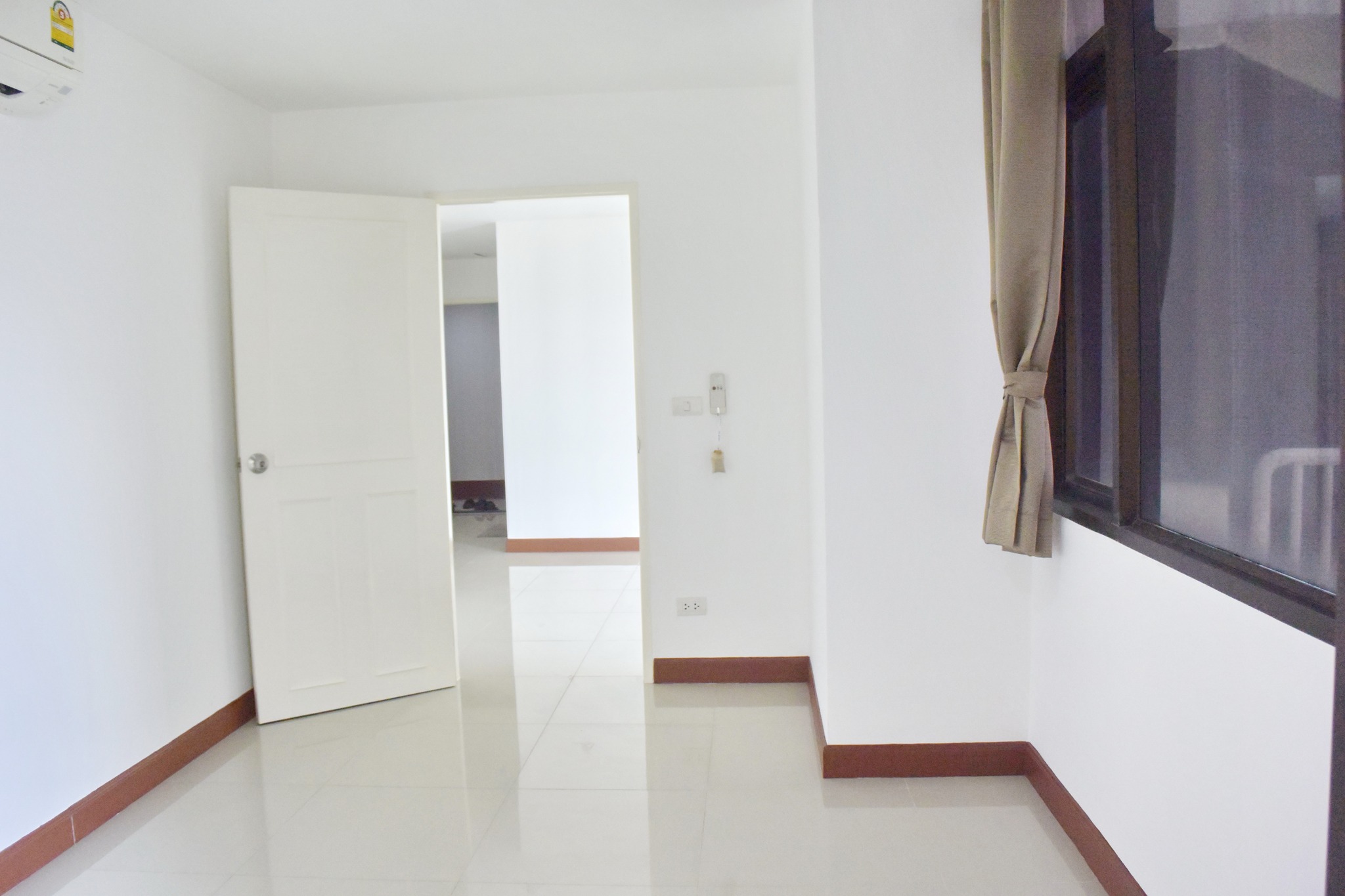 ขายคอนโด ตรงข้าม พาต้าปิ่นเกล้า เข้าซอย 400 เมตร