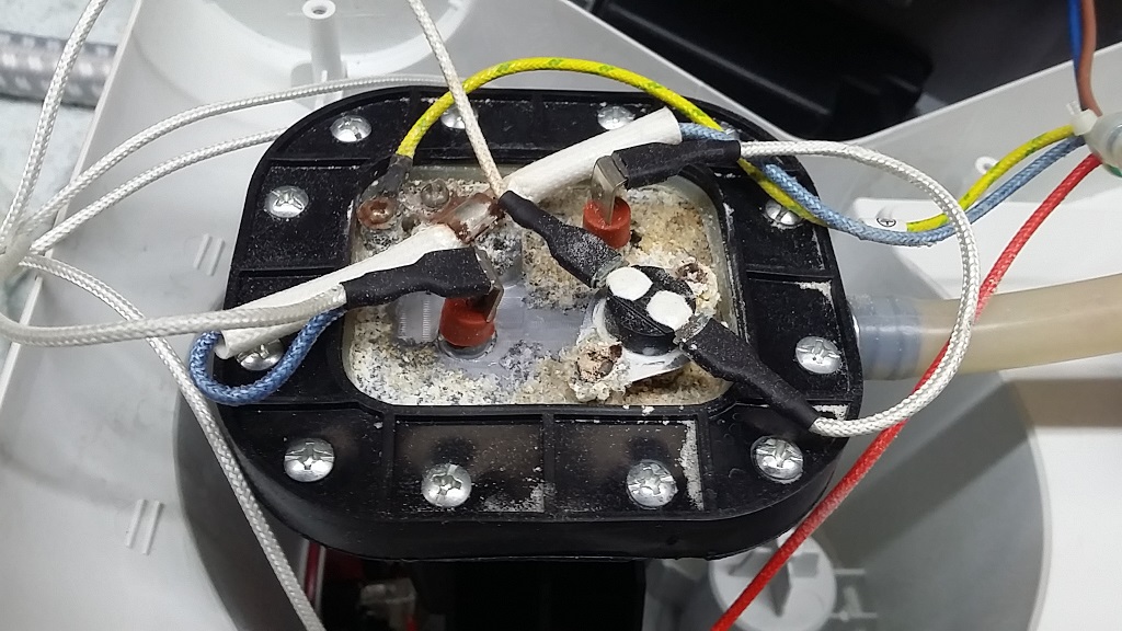 ซ่อมเตารีดไอน้ำ ยี่ห้อ HAAN รุ่น HI-10900W อาการไอน้ำไม่ออก