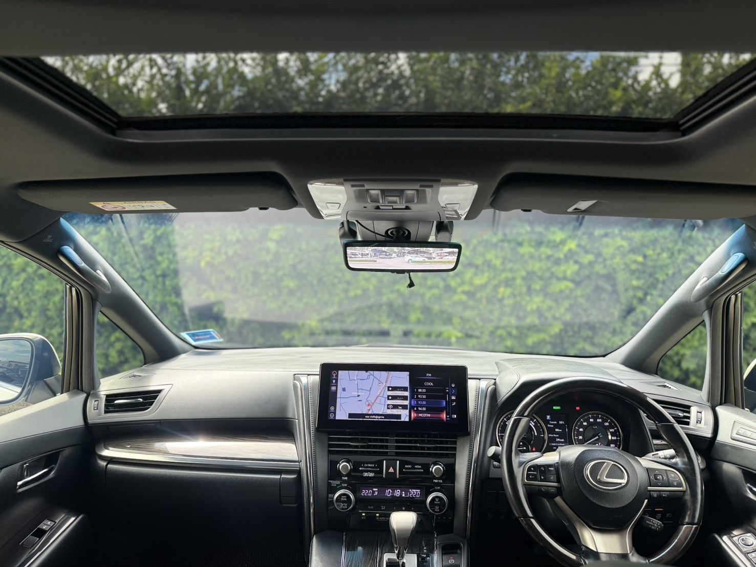 Lexus LM300h (7 Seat) ปี 2021