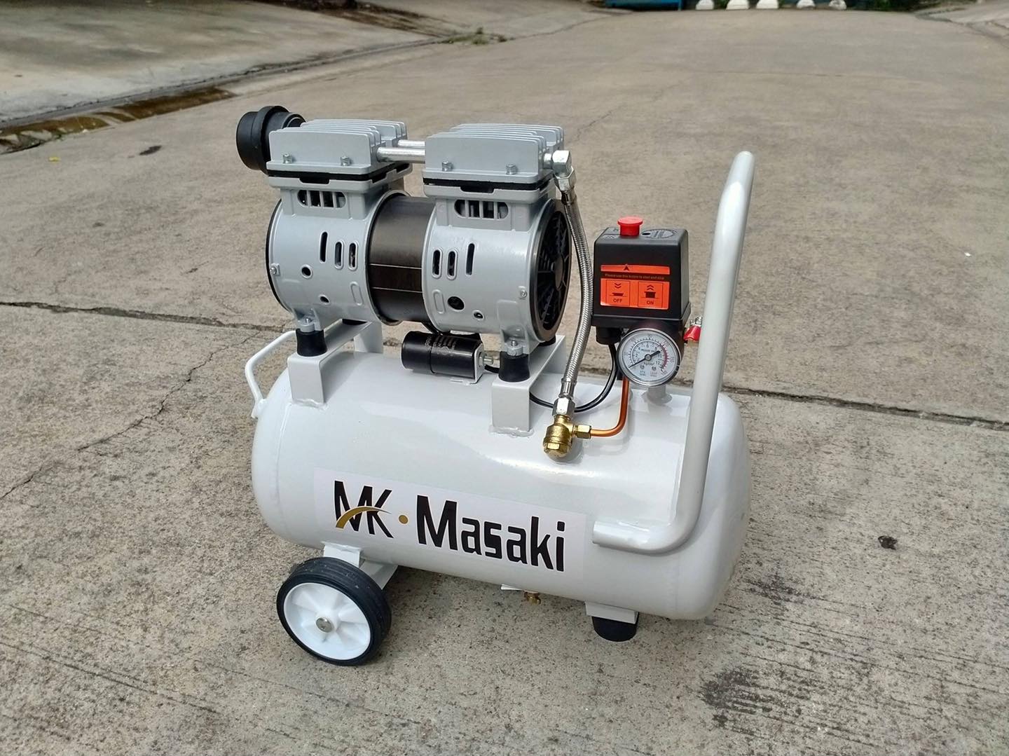 ปั๊มลม ออยฟรี 30 ลิตร ยี่ห้อ Masaki พร้อมใช้งาน