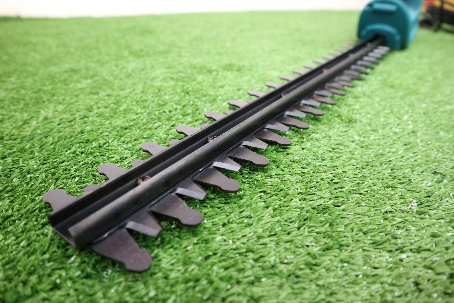 BERALA เครื่องตัดแต่งพุ่มไม้ 800W BL-444 สายไฟยาว 10 เมตร