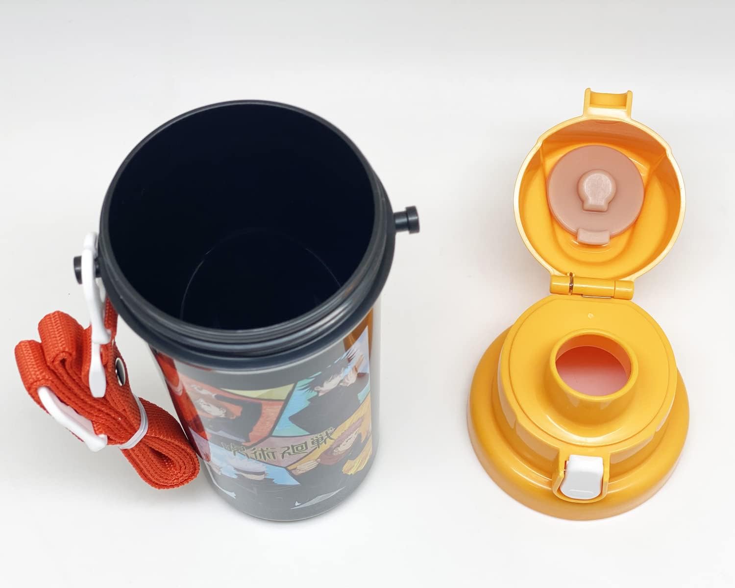 BANDAI กระติกน้ำ แบบยกดื่ม มหาเวทย์ผนึกมาร ของแท้จากญี่ปุ่น Jujutsu Kaisen โกะโจ ซาโตรุ Magical Warfare Direct Drinking Water Bottle 600 ml MADE IN JAPAN