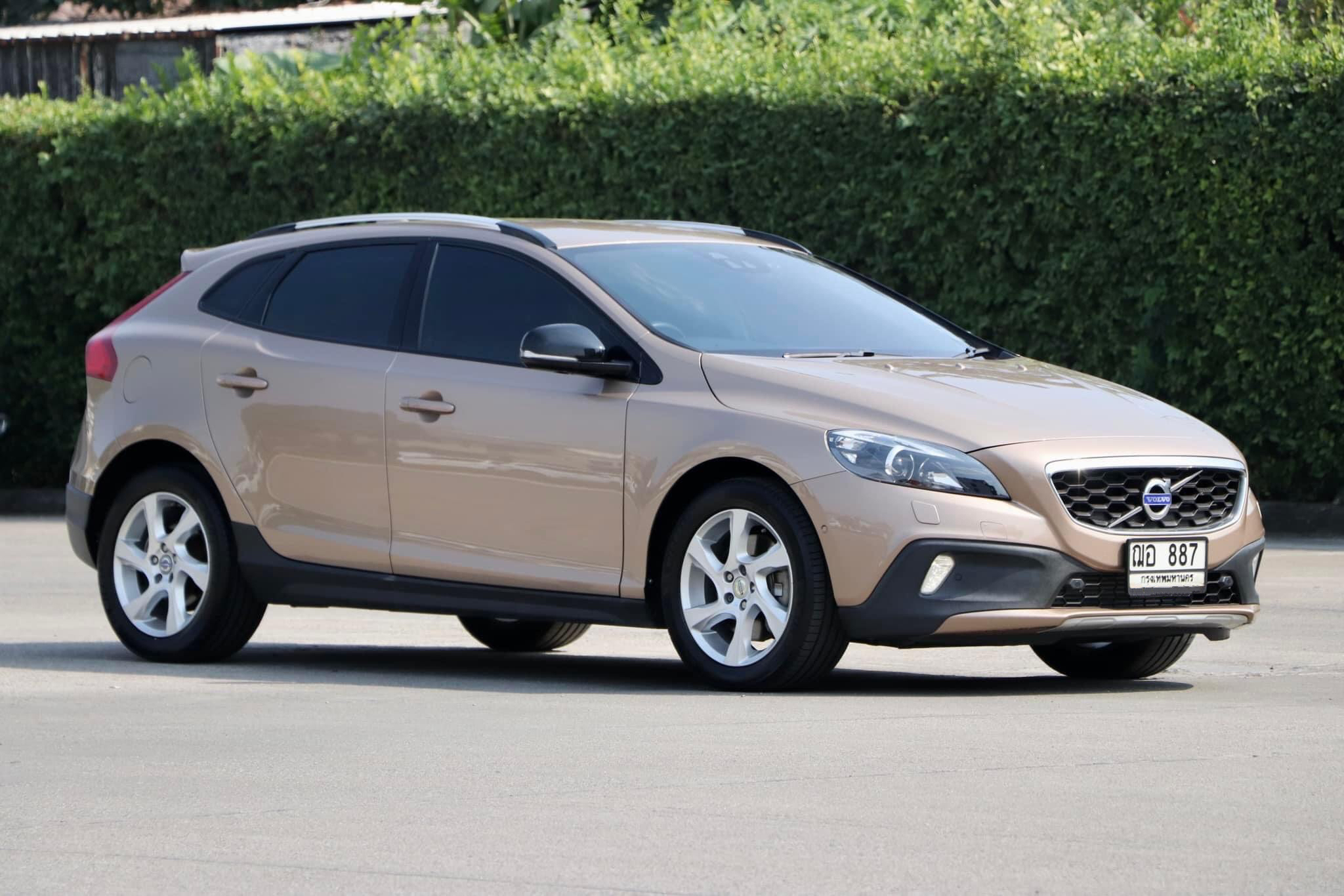 VOLVO V40 2.0 T5 Cross Country ปี2015