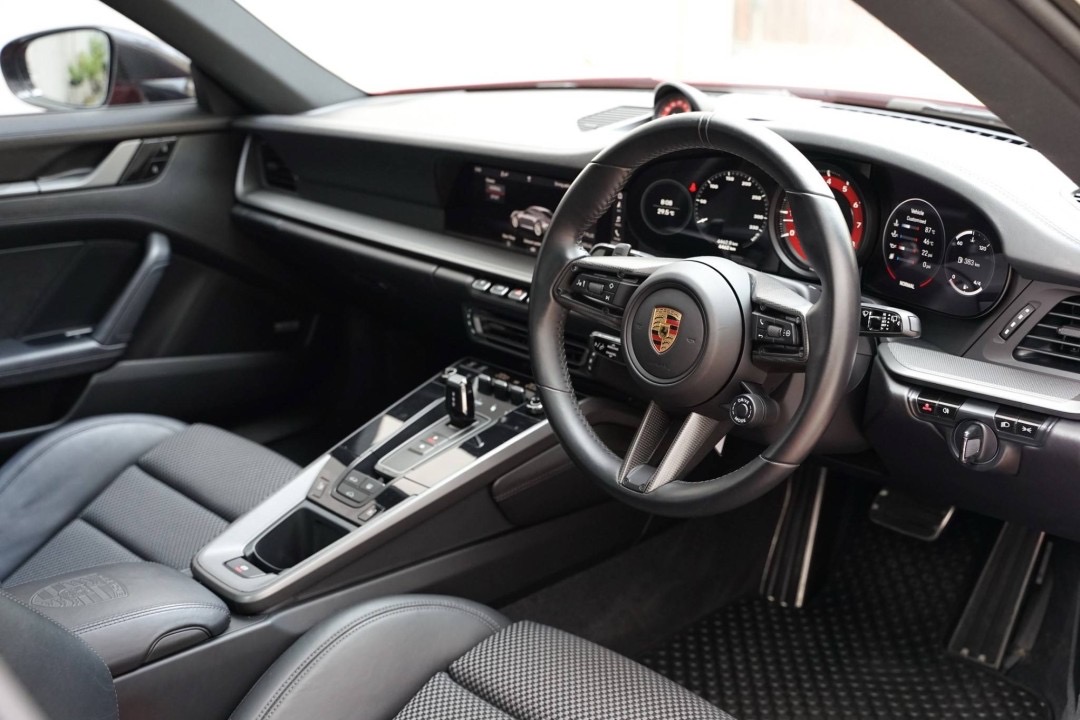 Porsche 911 Carrera S 992 ปี 2021