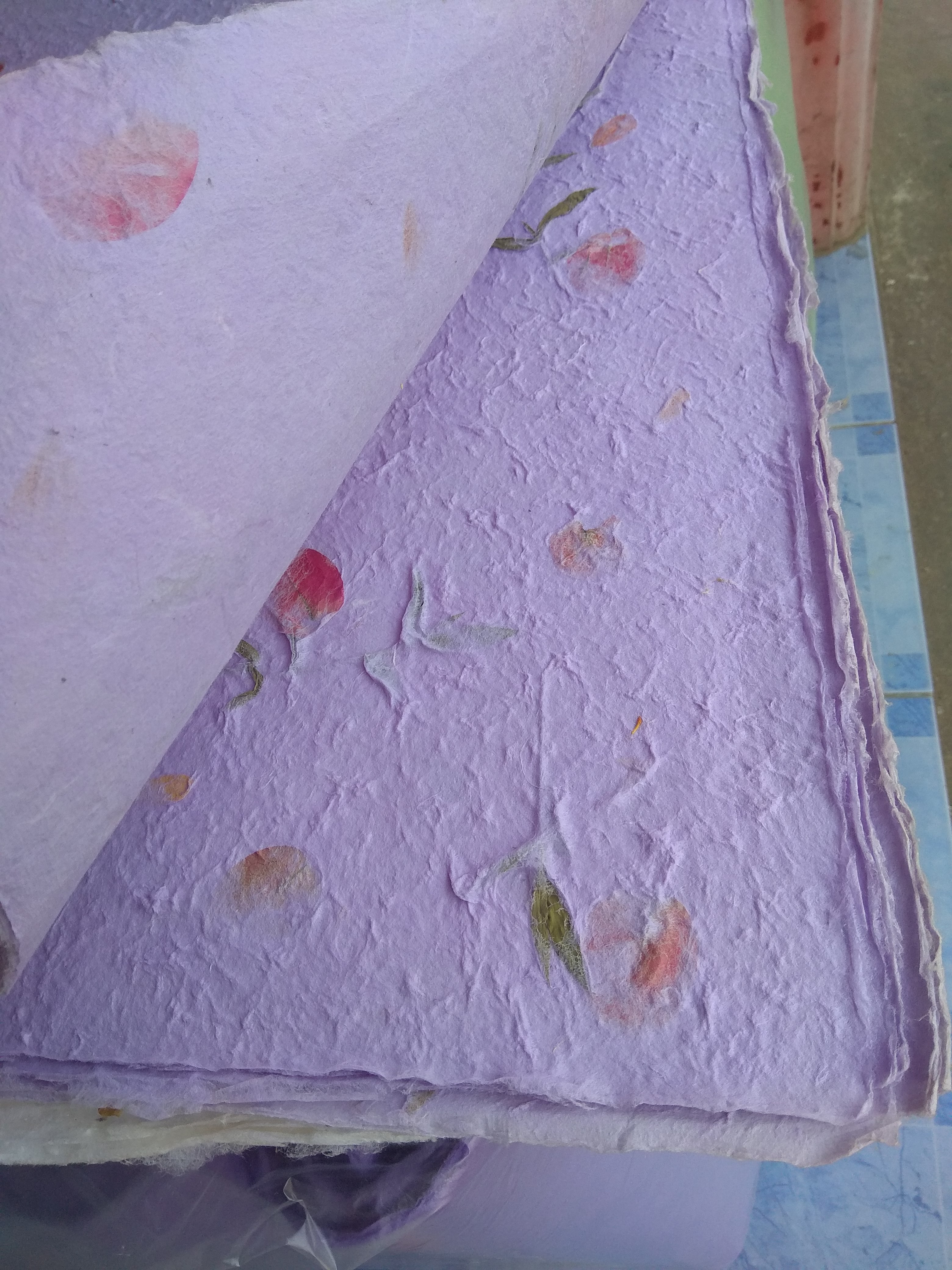 กระดาษสา หนา แบบขรุขระ มีดอกไม้ในตัว ไม่ขายปลีก เลือกสีทักไลน์