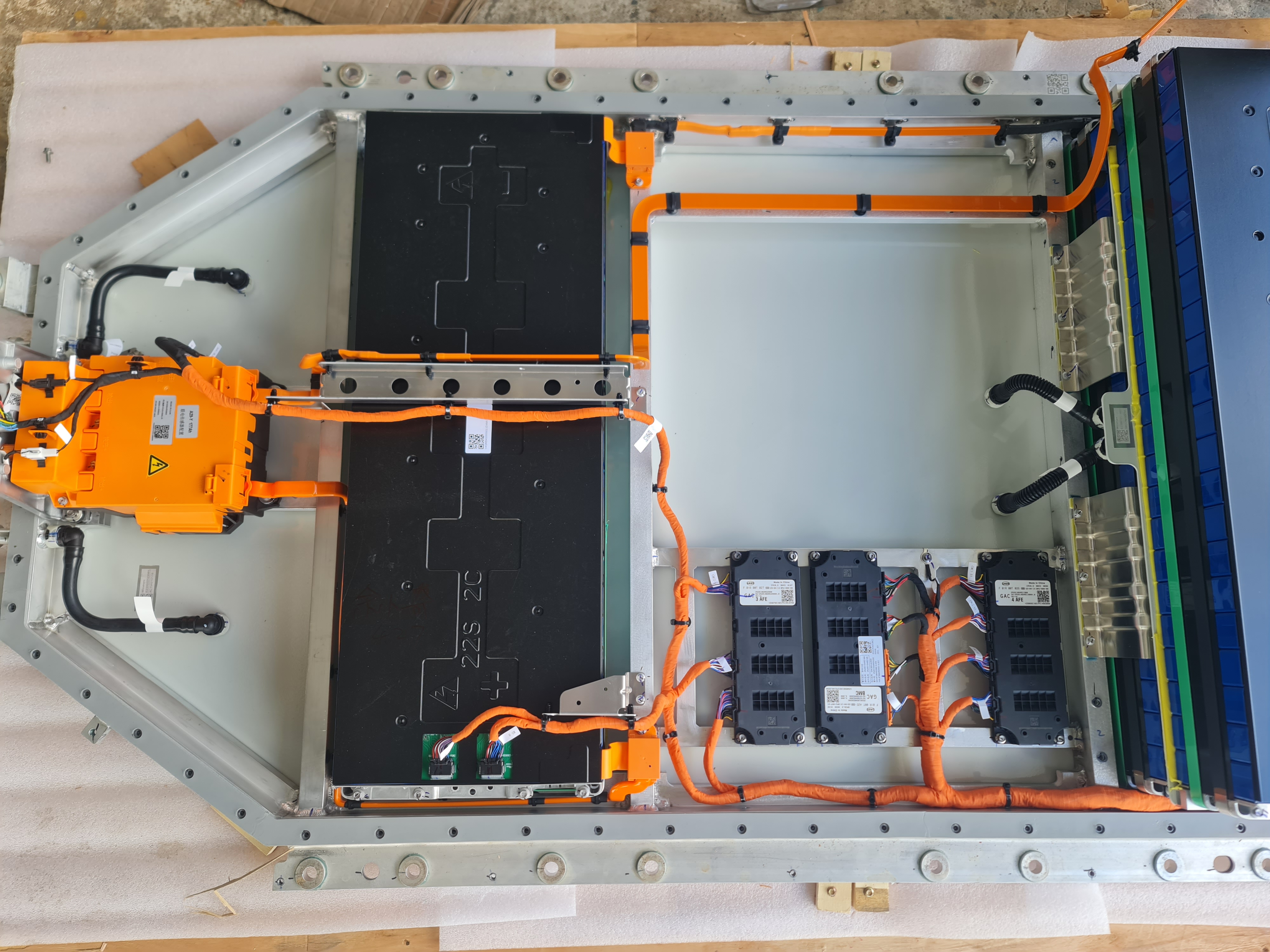 แยกส่วน แบตเตอรี่ลิเทียม รถไฟฟ้า ของ EVE ปีใหม่ๆ จาก 350v เป็น 48v