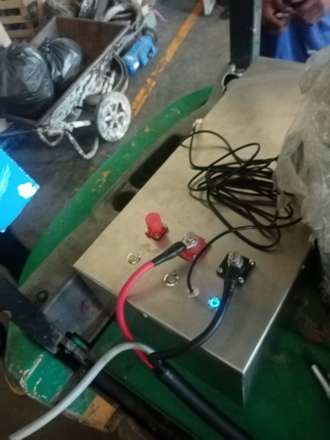 แบตเตอรี่ลิเทียม NMC Lifepo4 LFP สำหรับ รถลากพาเลท โฟลคลิฟท์ แฮนลิฟท์ รถยก 24v 48v ตามสั่ง