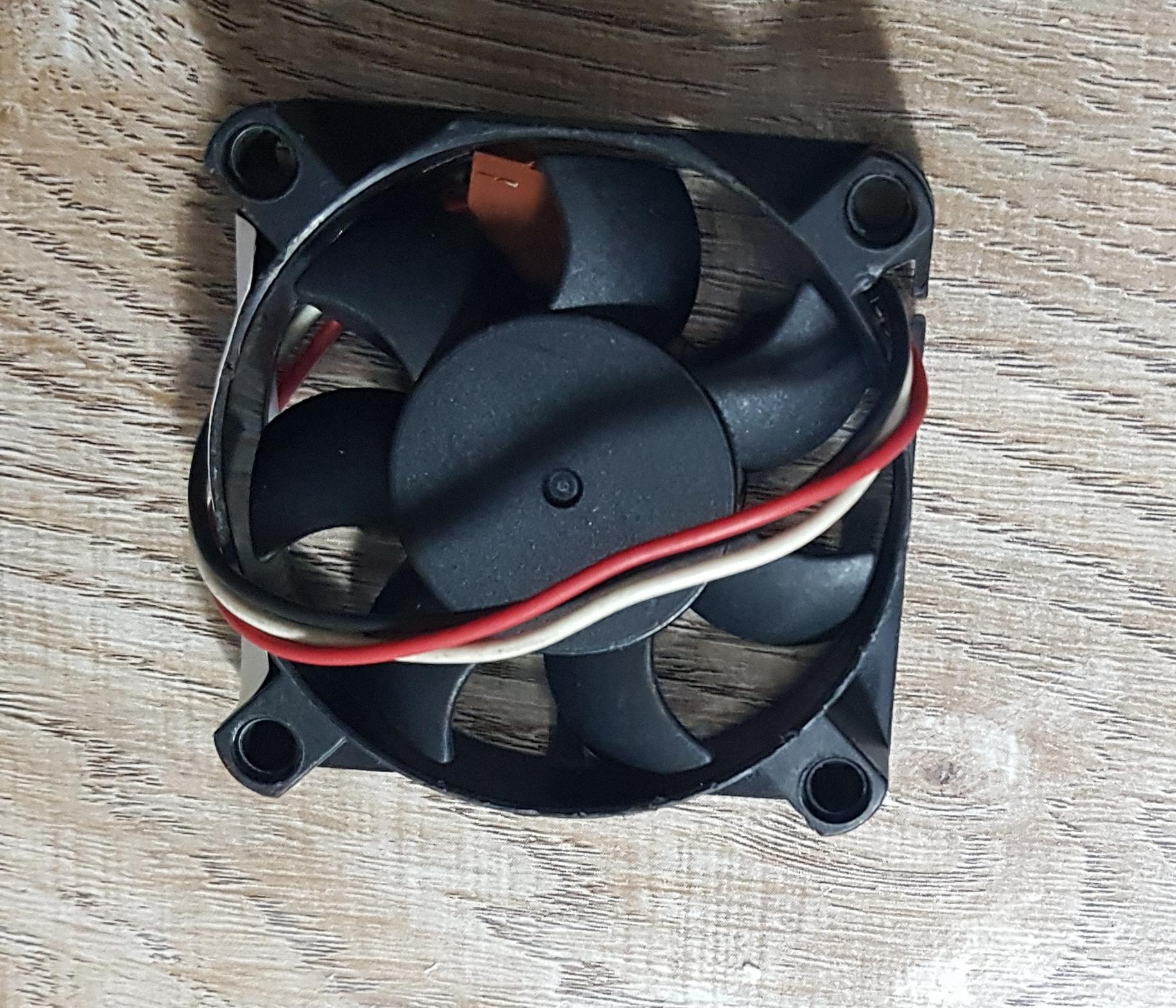 พัดลมระบายความร้อน 24VDC 3 สาย 50x50x10mm