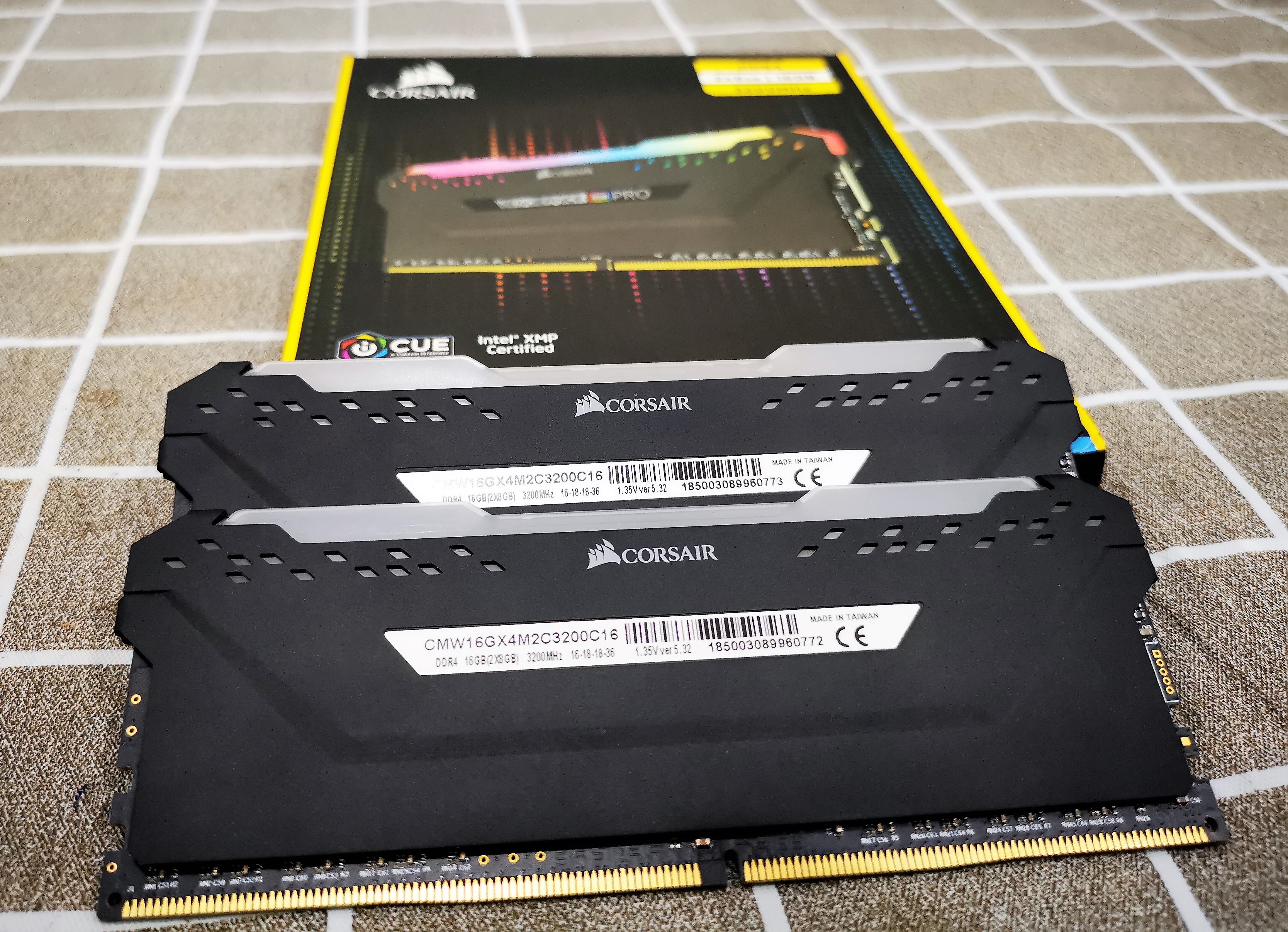 Ram Corsiar VENGEANCE RGB PRO DDR4 16GB(8x2)/3200MHz