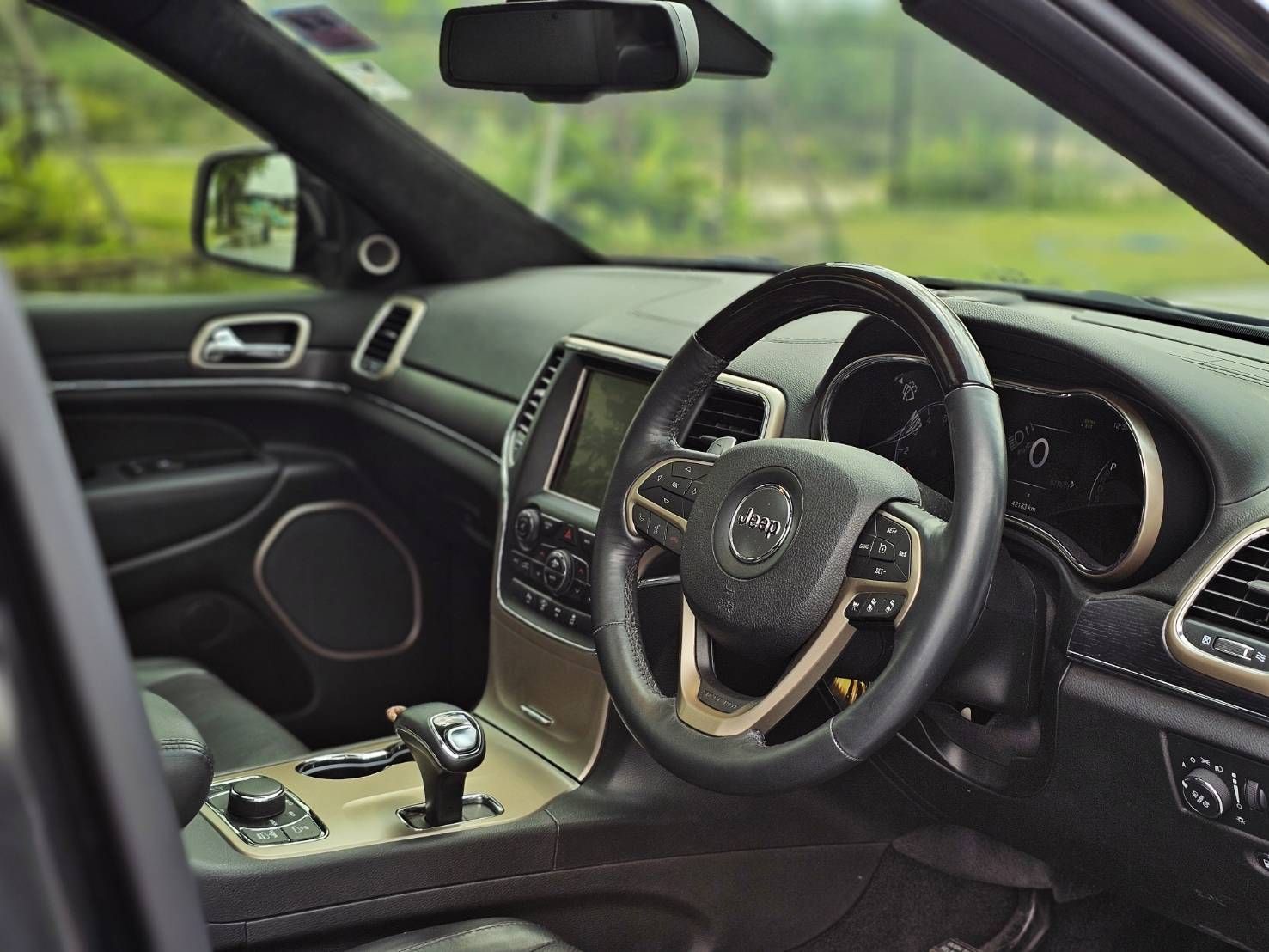 Jeep Grand Cherokee Summit ปี 2015