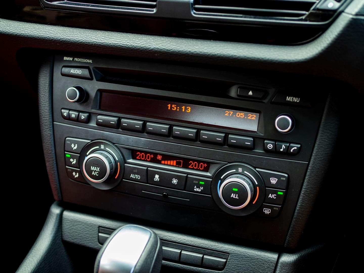 BMW X1 sDrive 18i SPORT ปี 2014